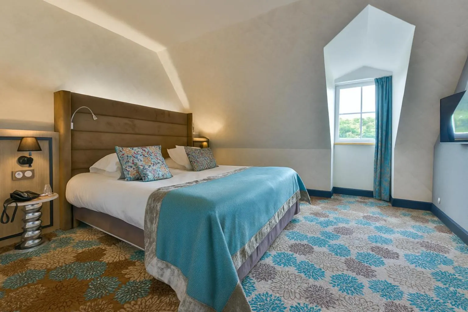 Bed in Hôtel Golf Château de Chailly