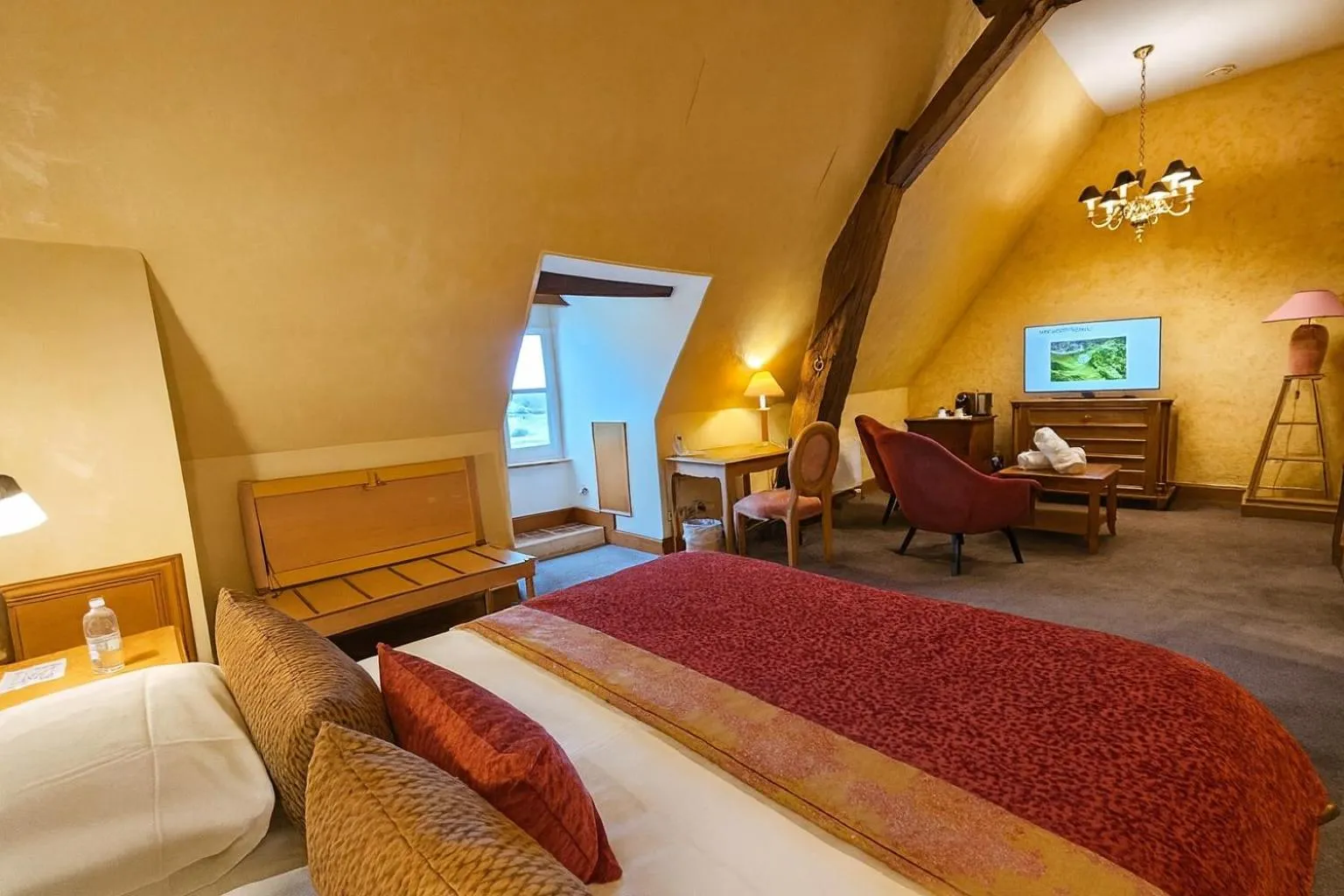 Bed in Hôtel Golf Château de Chailly