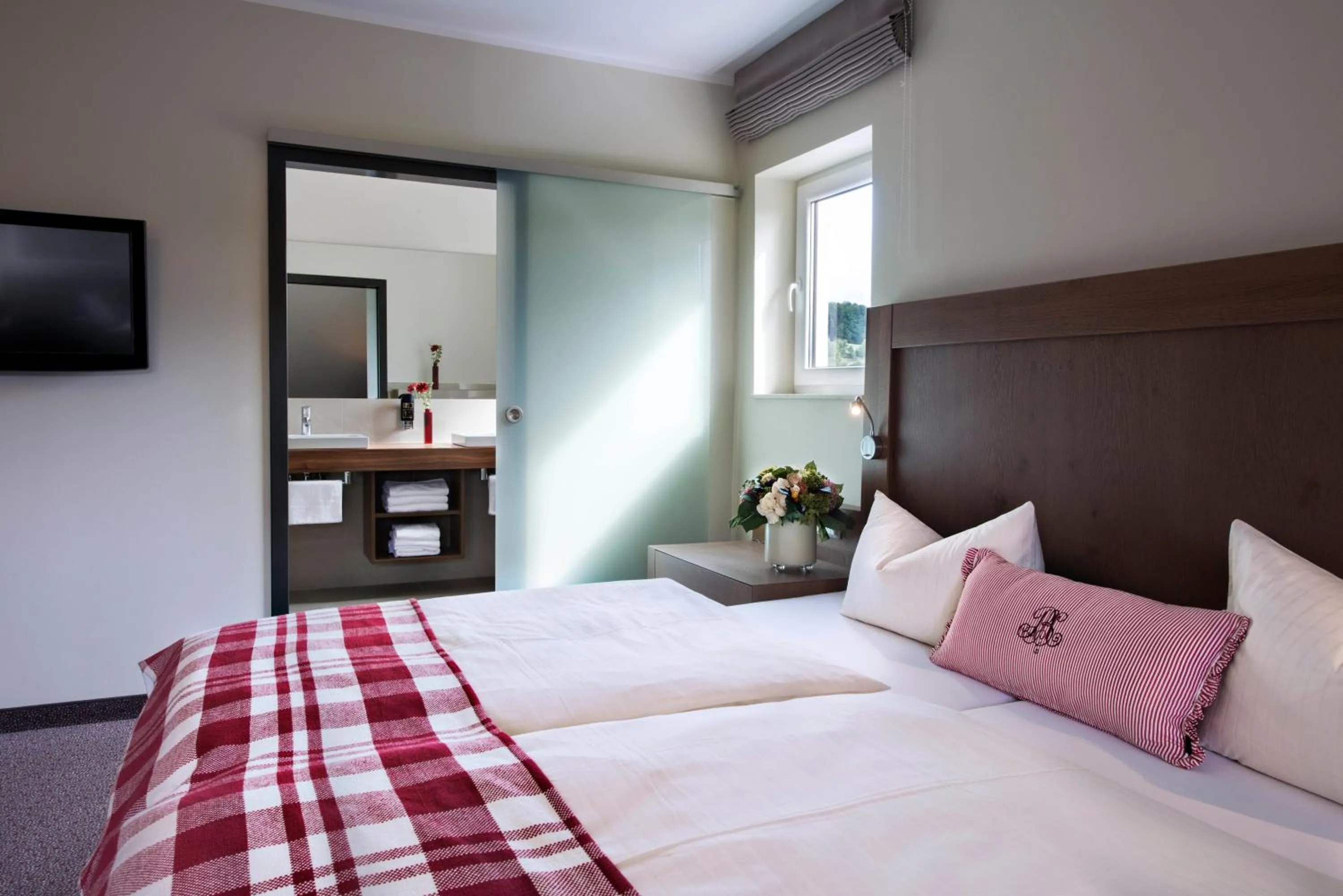 Photo of the whole room, Bed in Best Western Hotel Brunnenhof