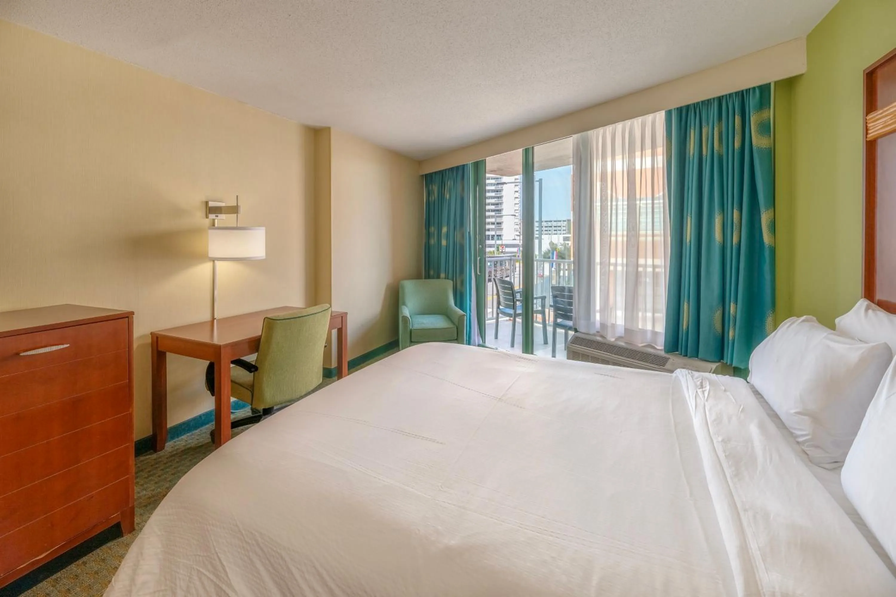 Bed in Holiday Inn & Suites Virginia Beach - North Beach by IHG