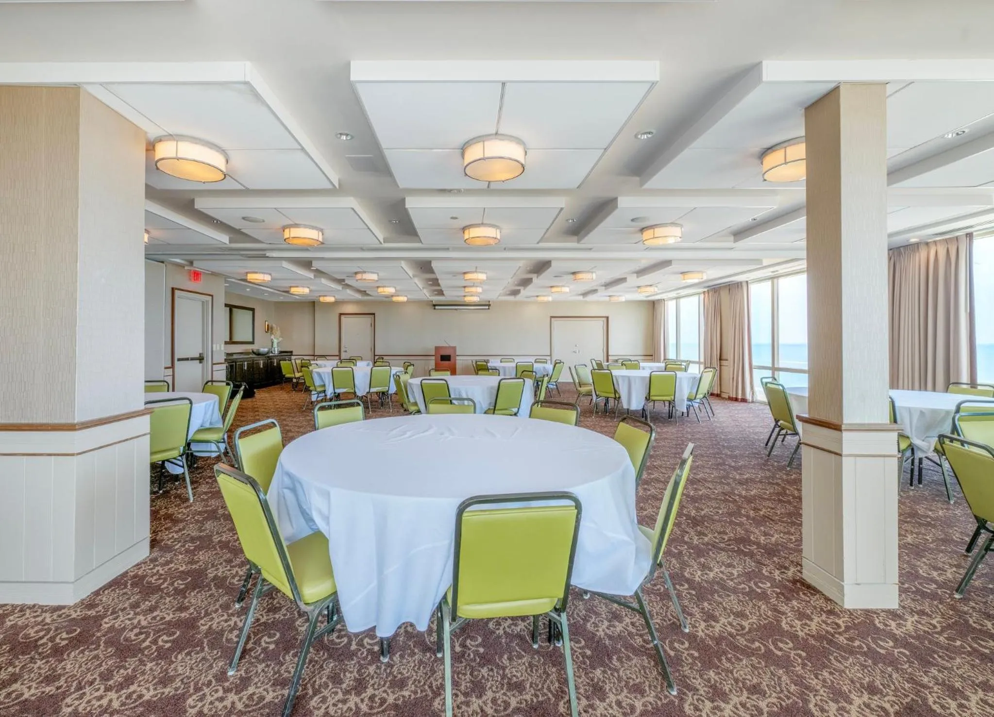 Meeting/conference room in Holiday Inn & Suites Virginia Beach - North Beach by IHG