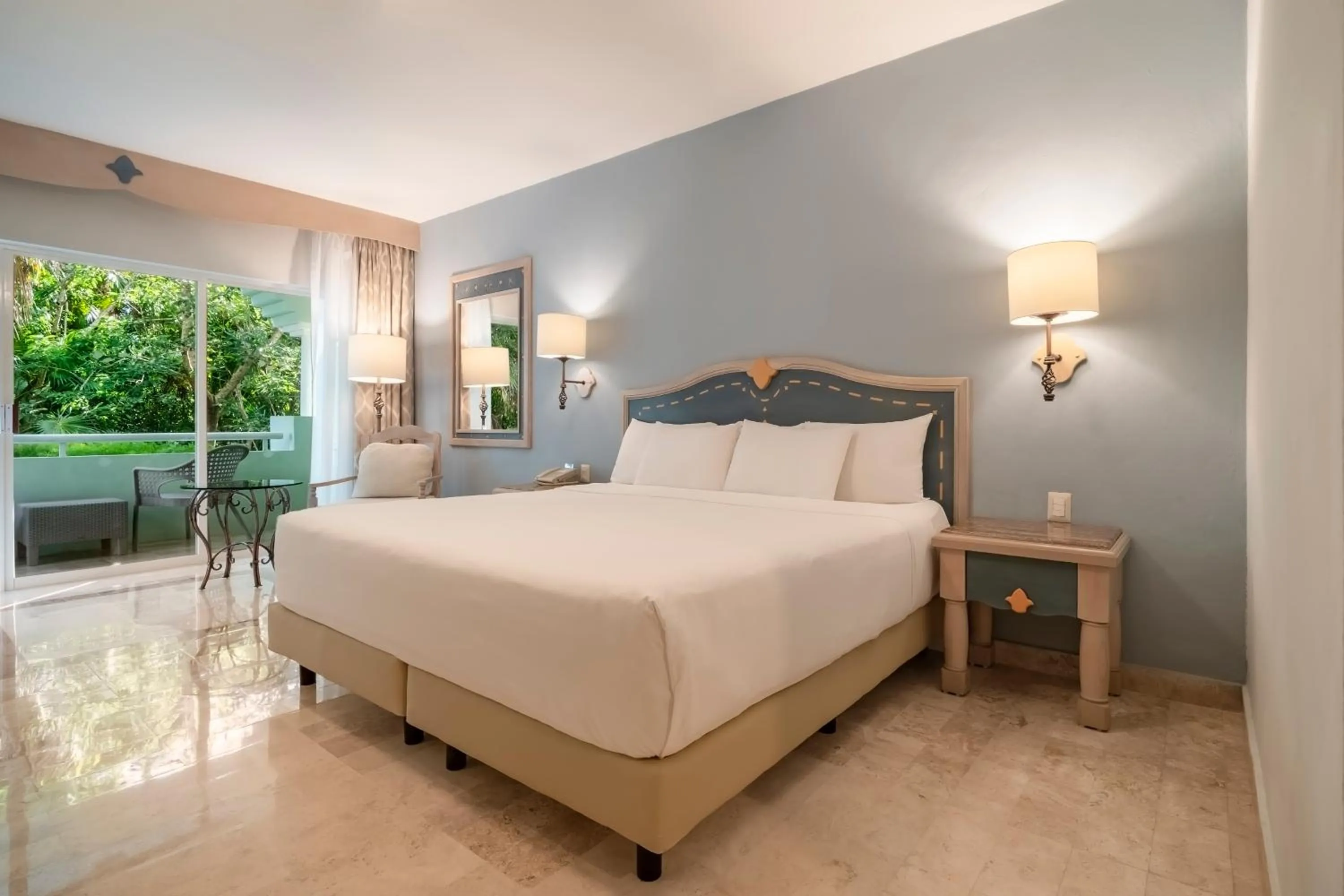 Bed in Iberostar Waves Paraíso del Mar - All Inclusive