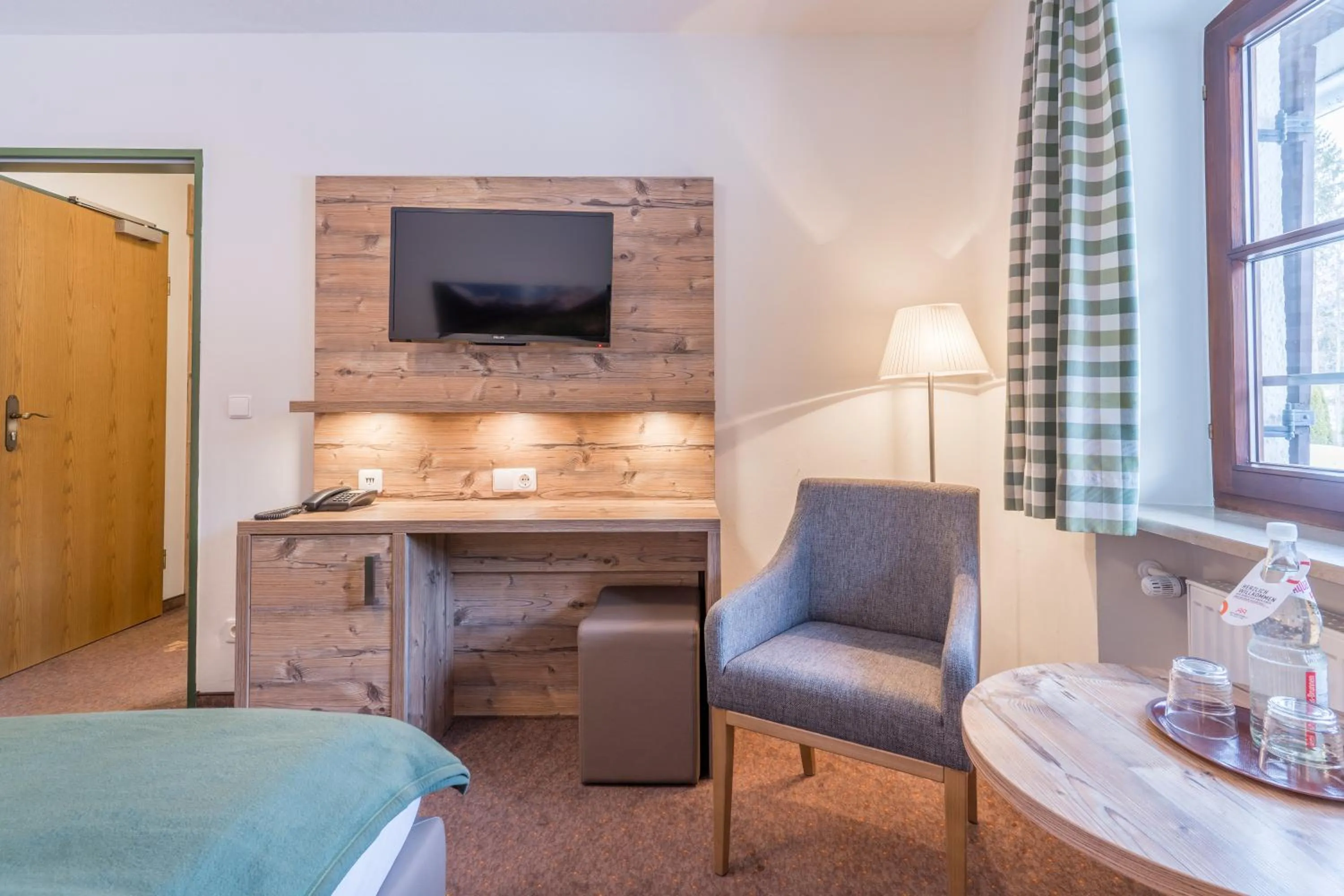 Seating area, Bed in BSW Hotel Hubertus-Park