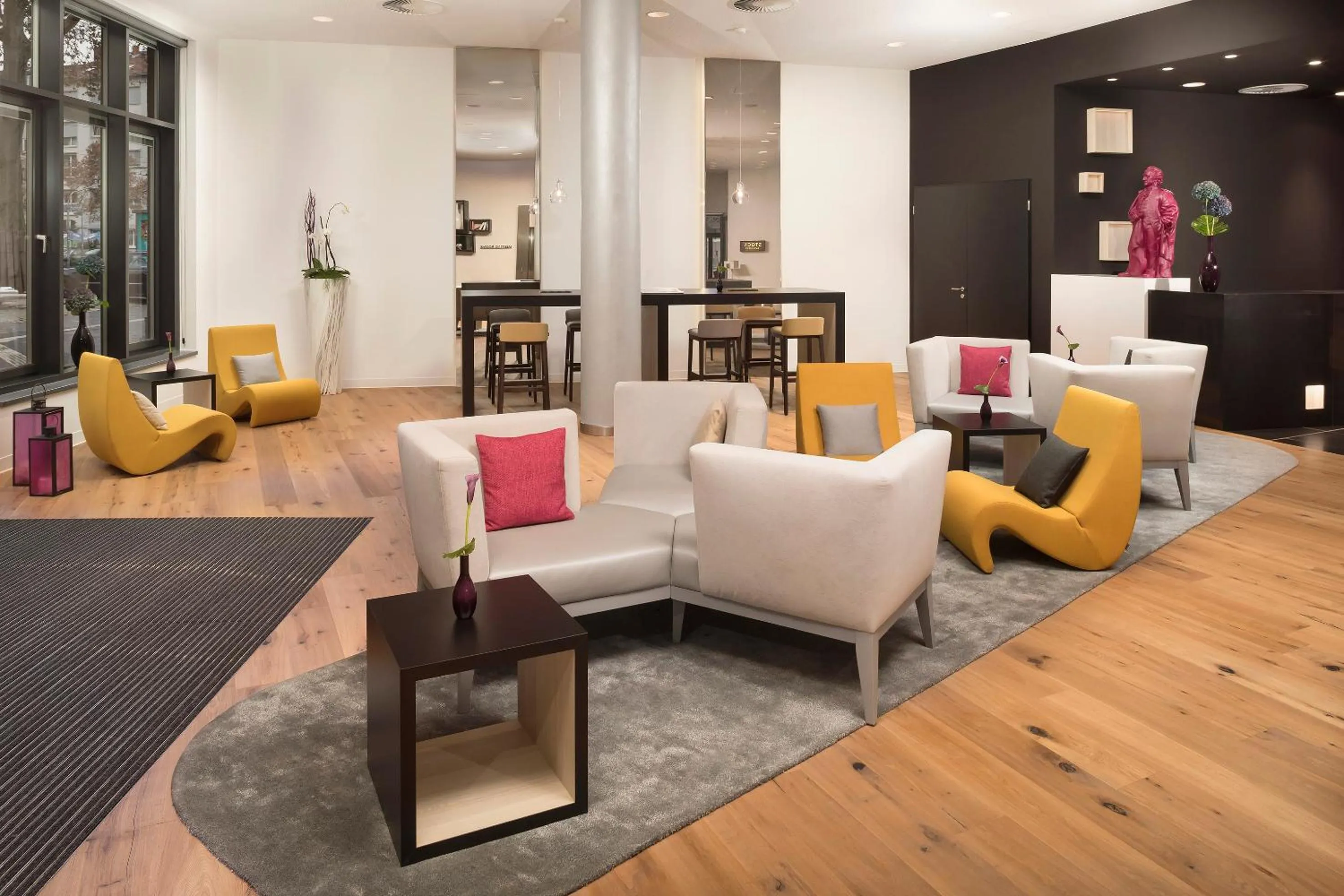 Lobby or reception in INNSiDE by Meliá Frankfurt Ostend