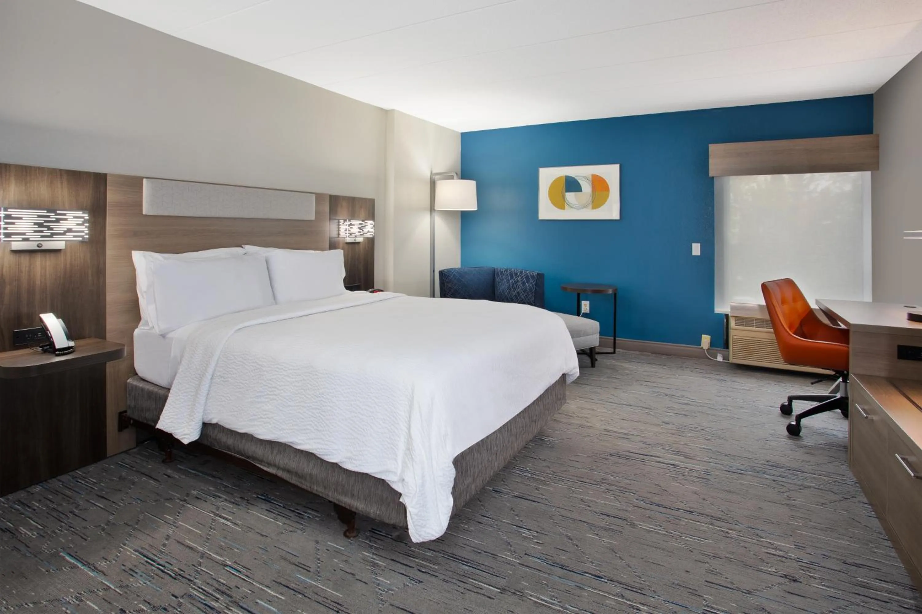 Bed in Holiday Inn Express Hotel & Suites Dover by IHG