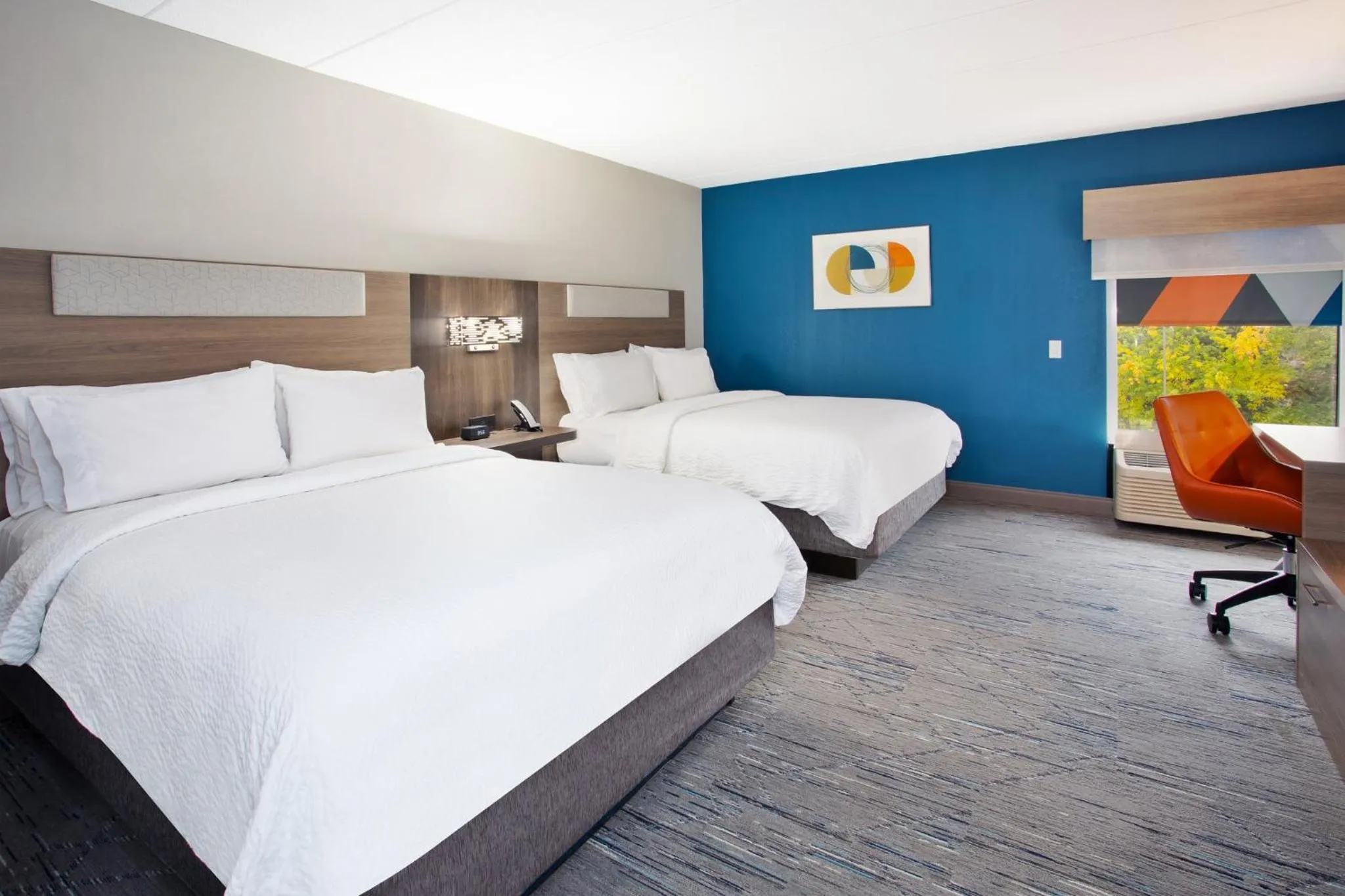 Photo of the whole room, Bed in Holiday Inn Express Hotel & Suites Dover by IHG