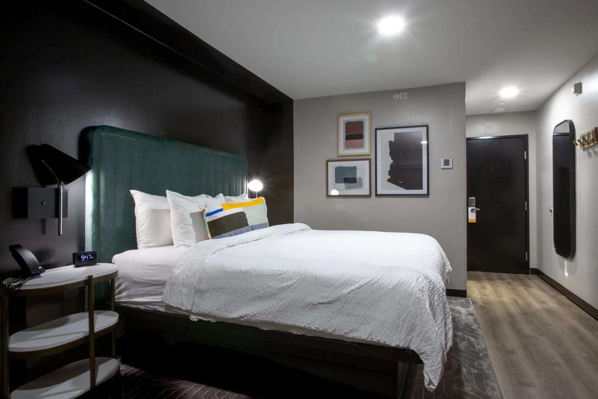 Photo of the whole room, Bed in voco Flagstaff by IHG