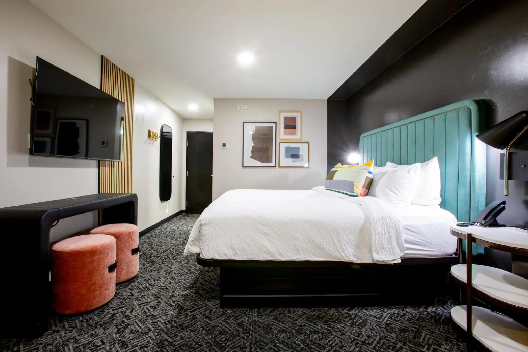 Photo of the whole room, Bed in voco Flagstaff by IHG