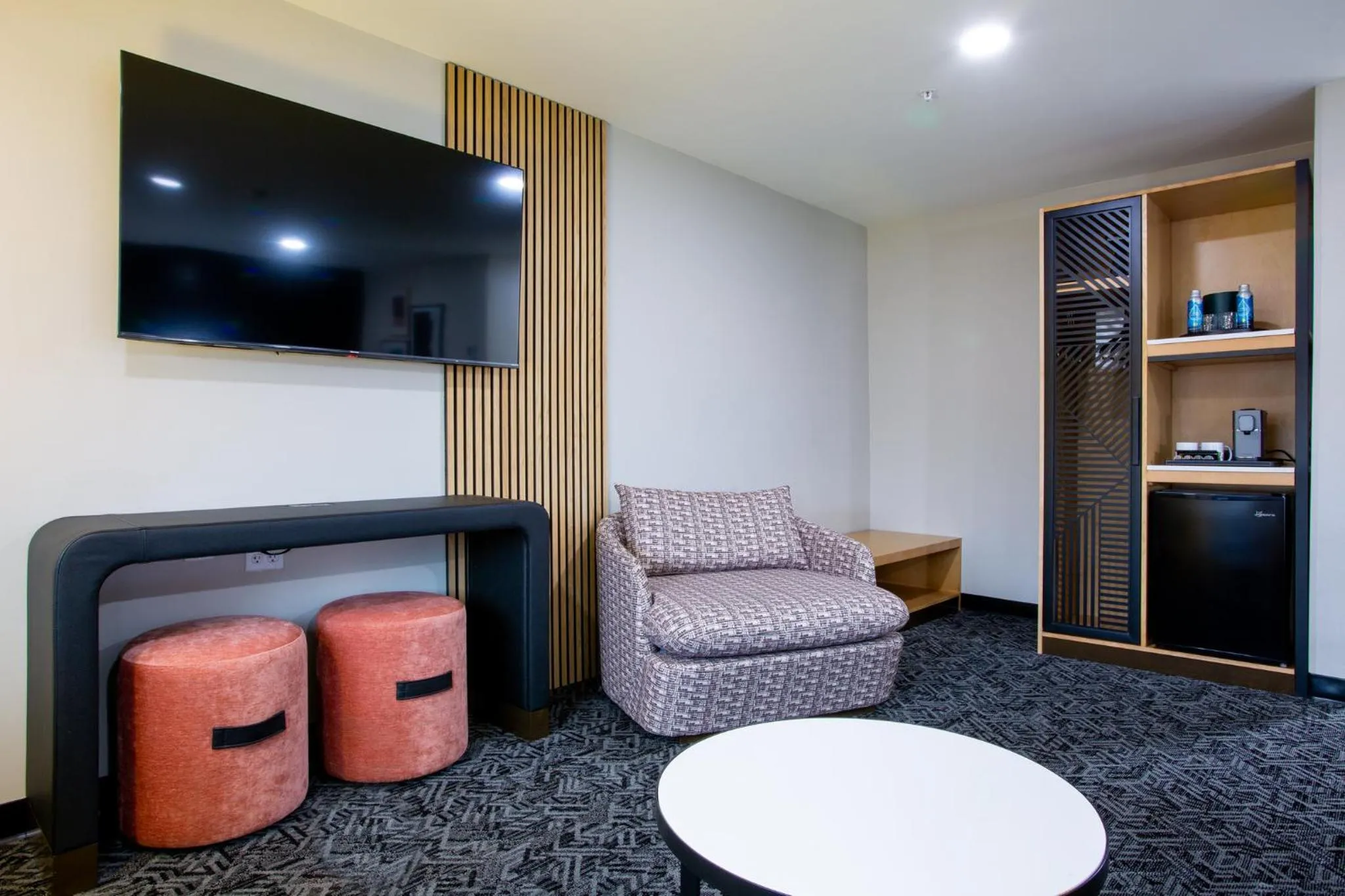 Photo of the whole room in voco Flagstaff by IHG