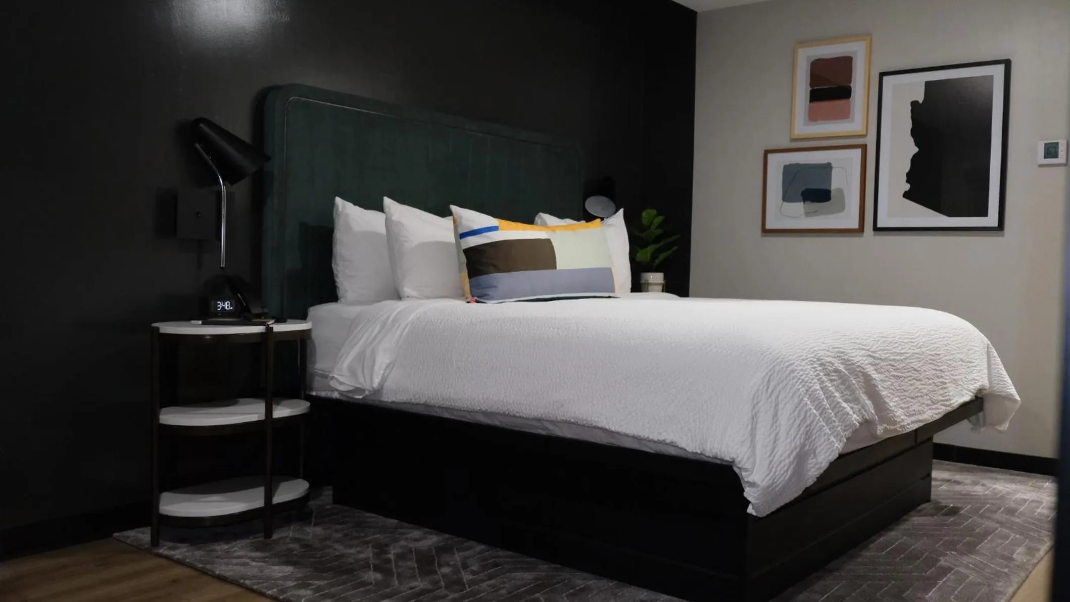 Photo of the whole room, Bed in voco Flagstaff by IHG