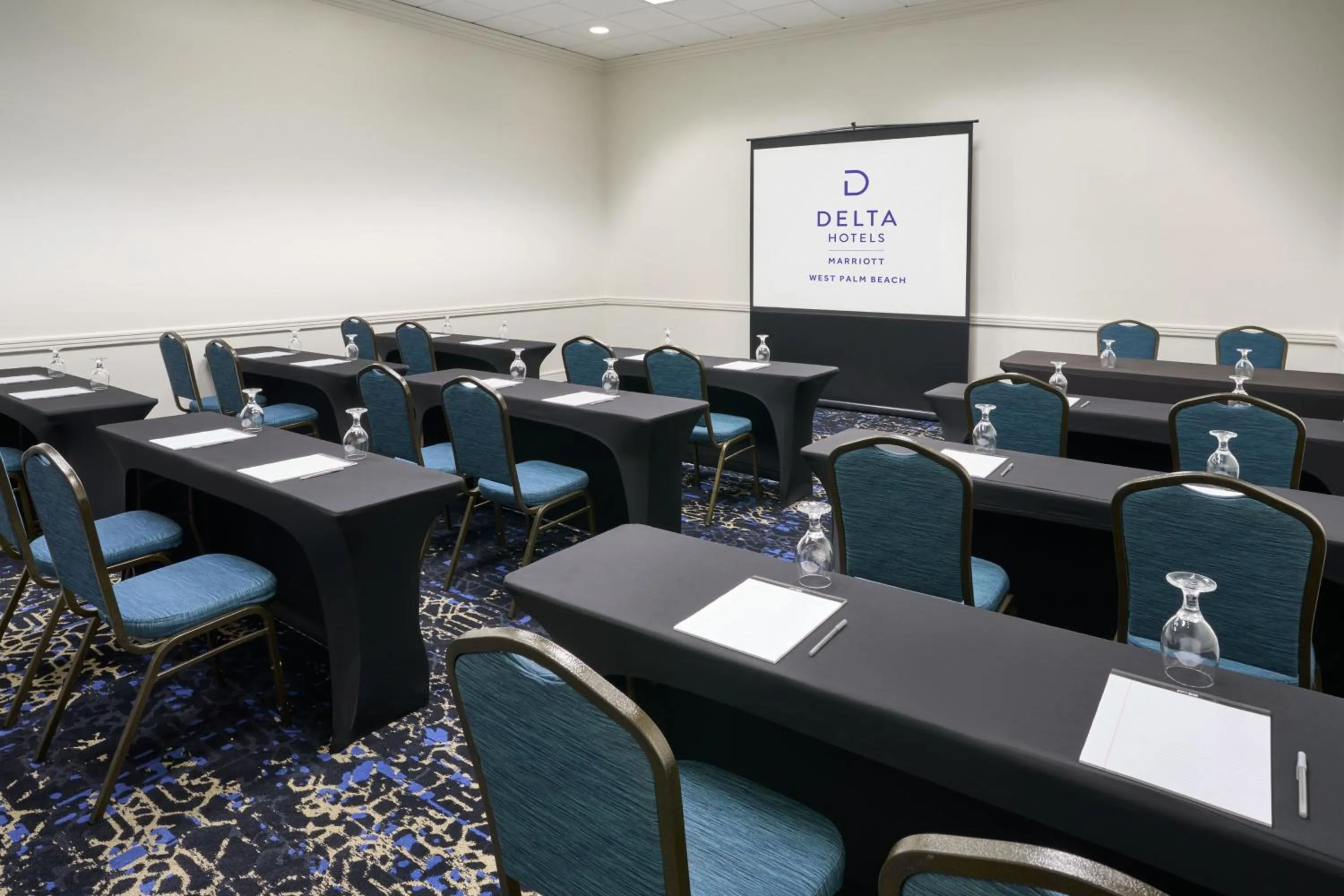 Meeting/conference room in Holiday Inn Palm Beach-Airport Conf Ctr, an IHG Hotel