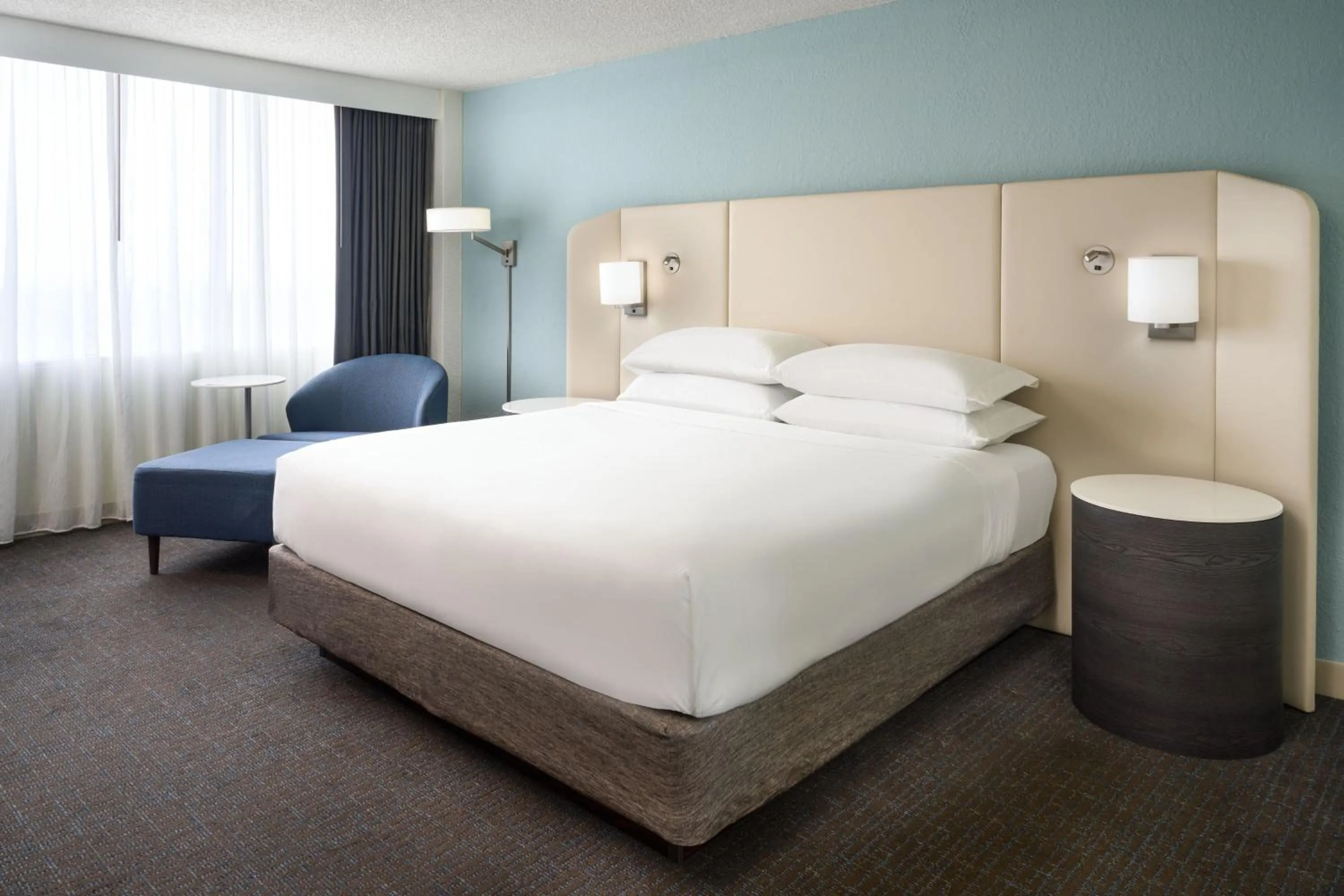 Photo of the whole room, Bed in Holiday Inn Palm Beach-Airport Conf Ctr, an IHG Hotel