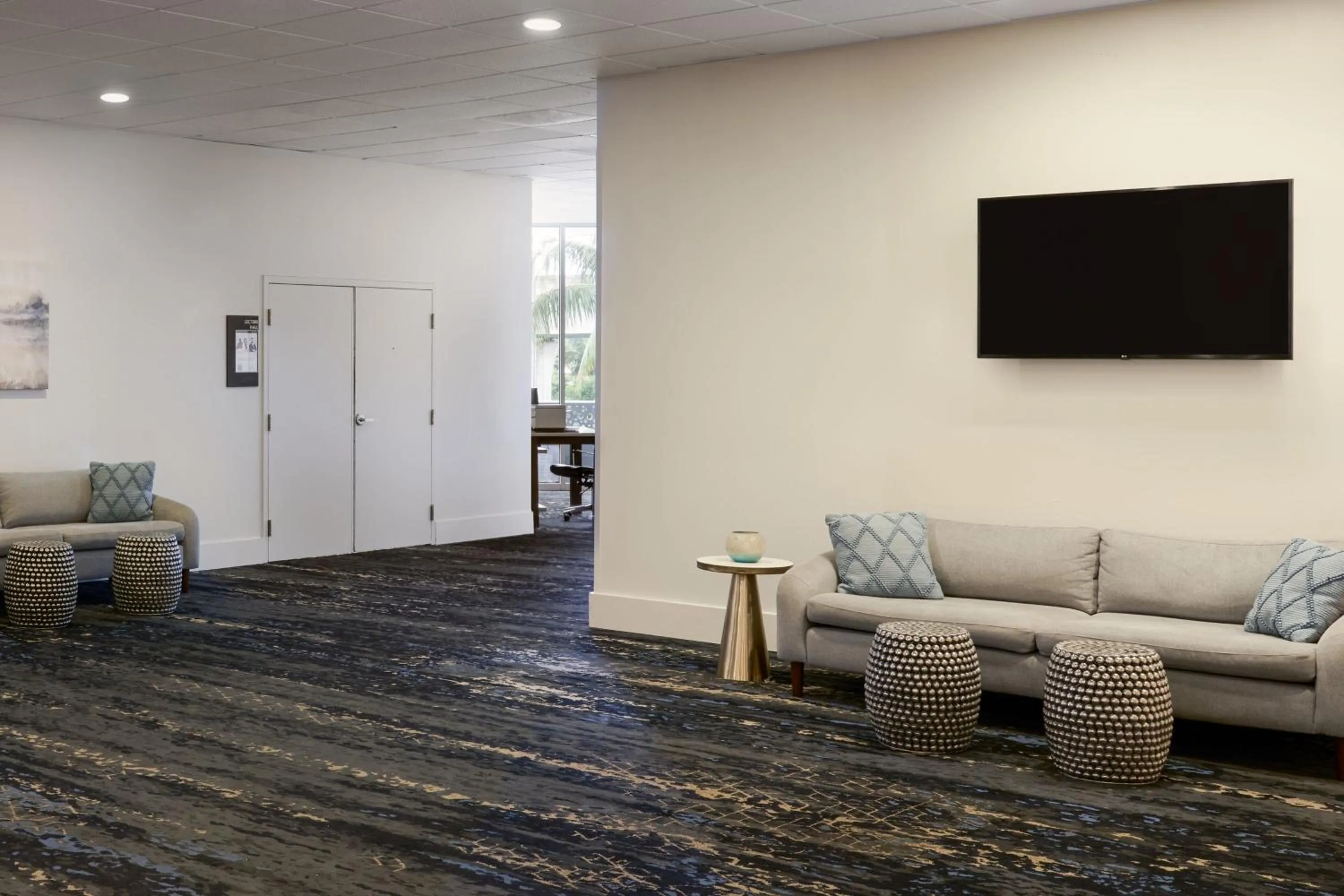 Meeting/conference room in Holiday Inn Palm Beach-Airport Conf Ctr, an IHG Hotel