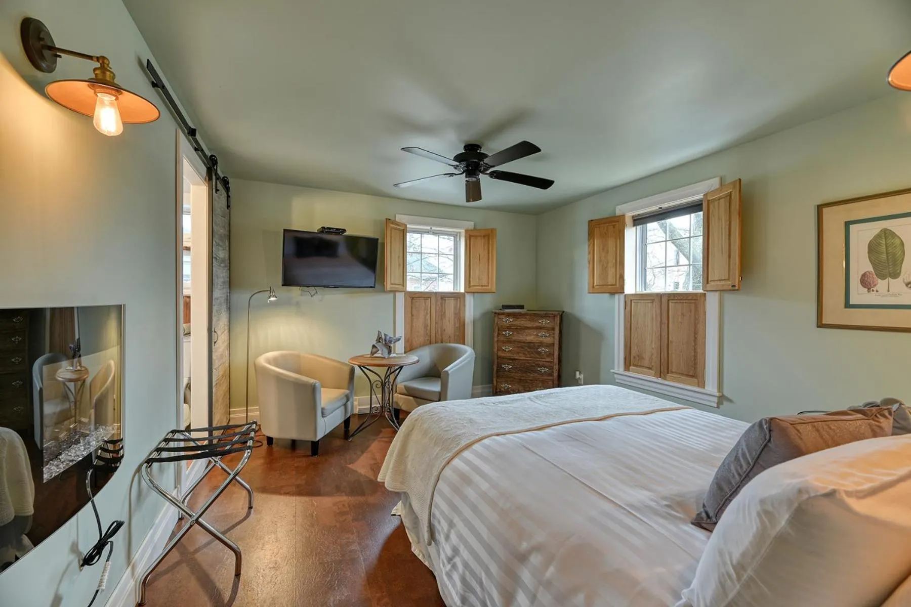 Bedroom, Bed in La Maison Collins B&B
