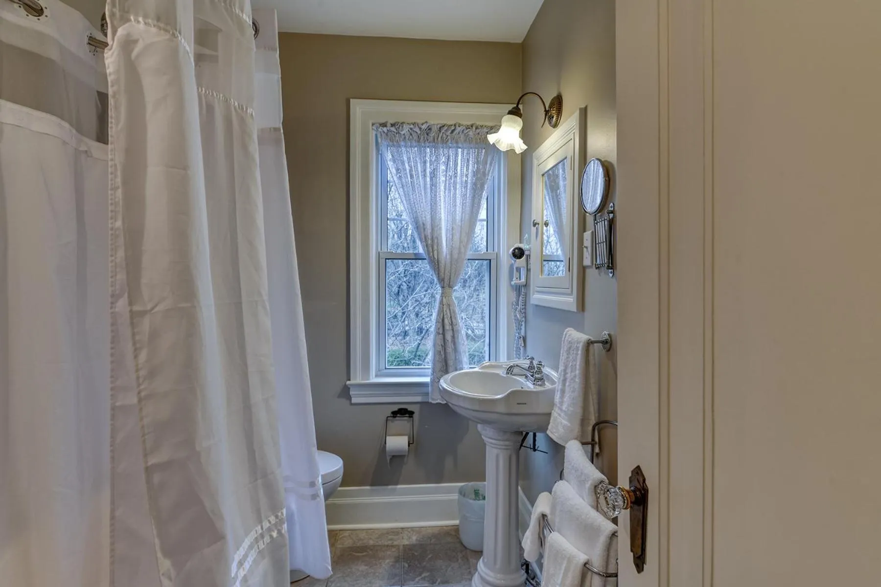 Bathroom in La Maison Collins B&B