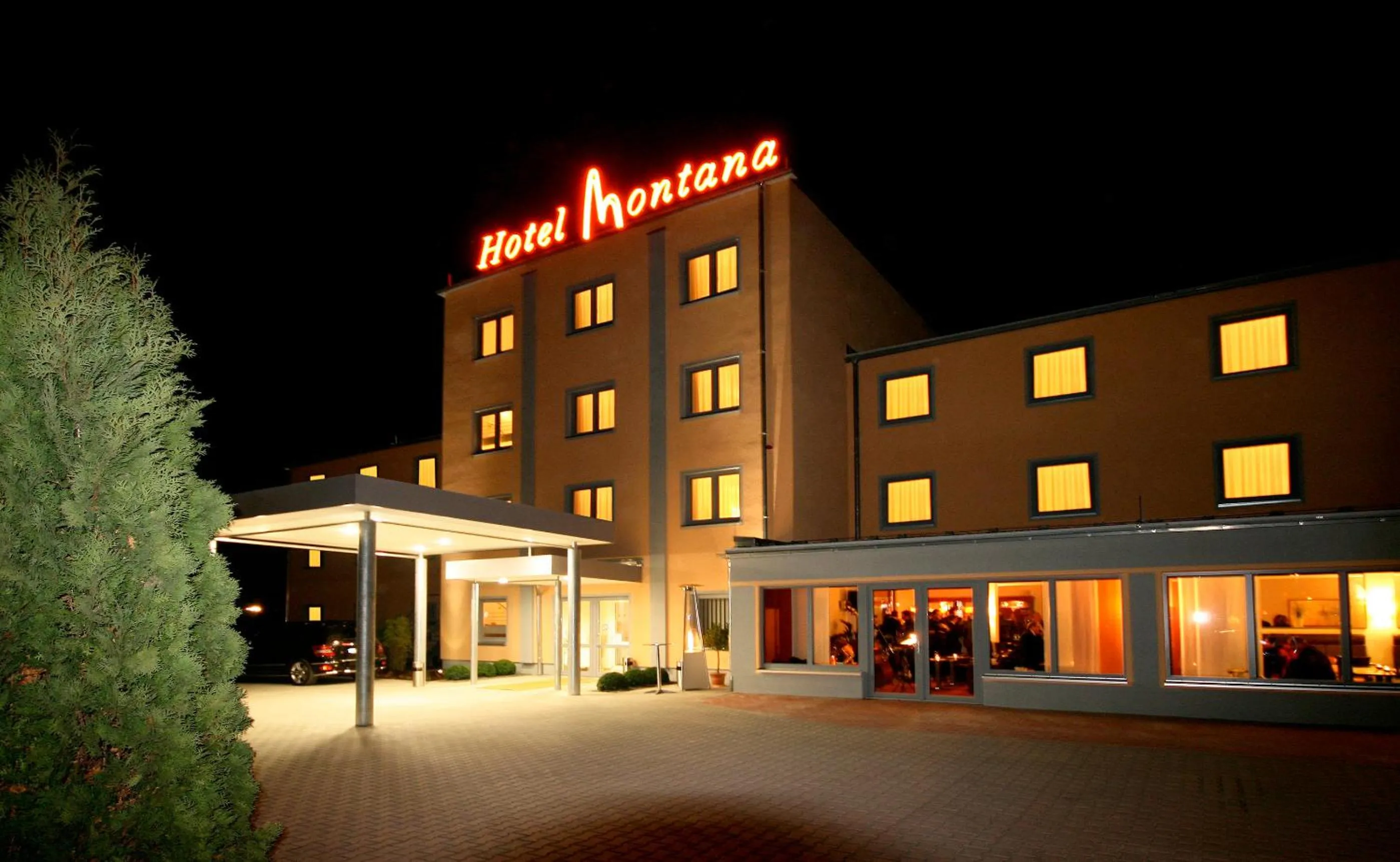 Facade/entrance in Montana-Hotel Ellwangen