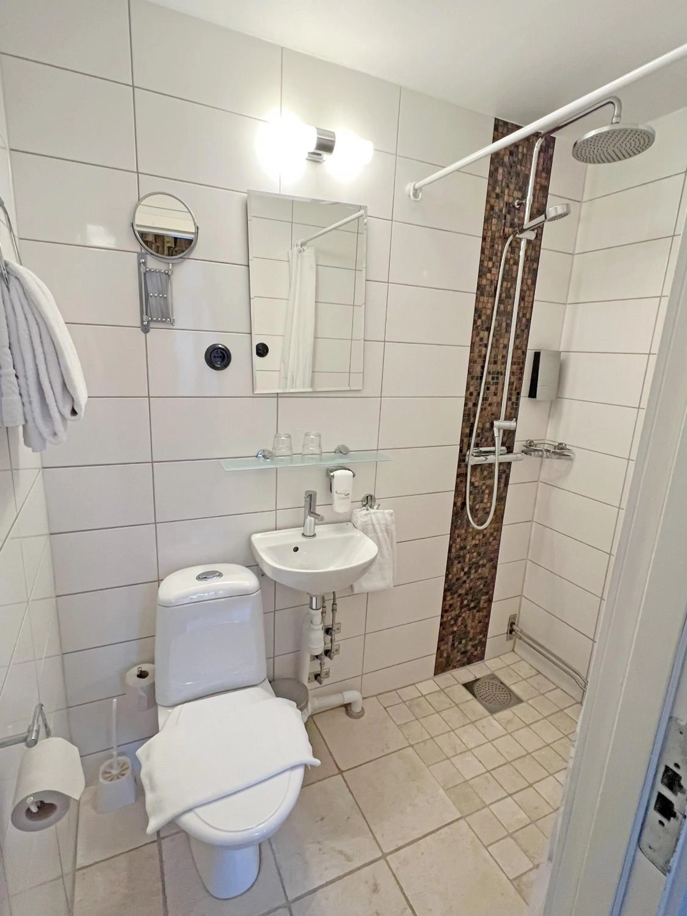 Shower in Hotel Concordia