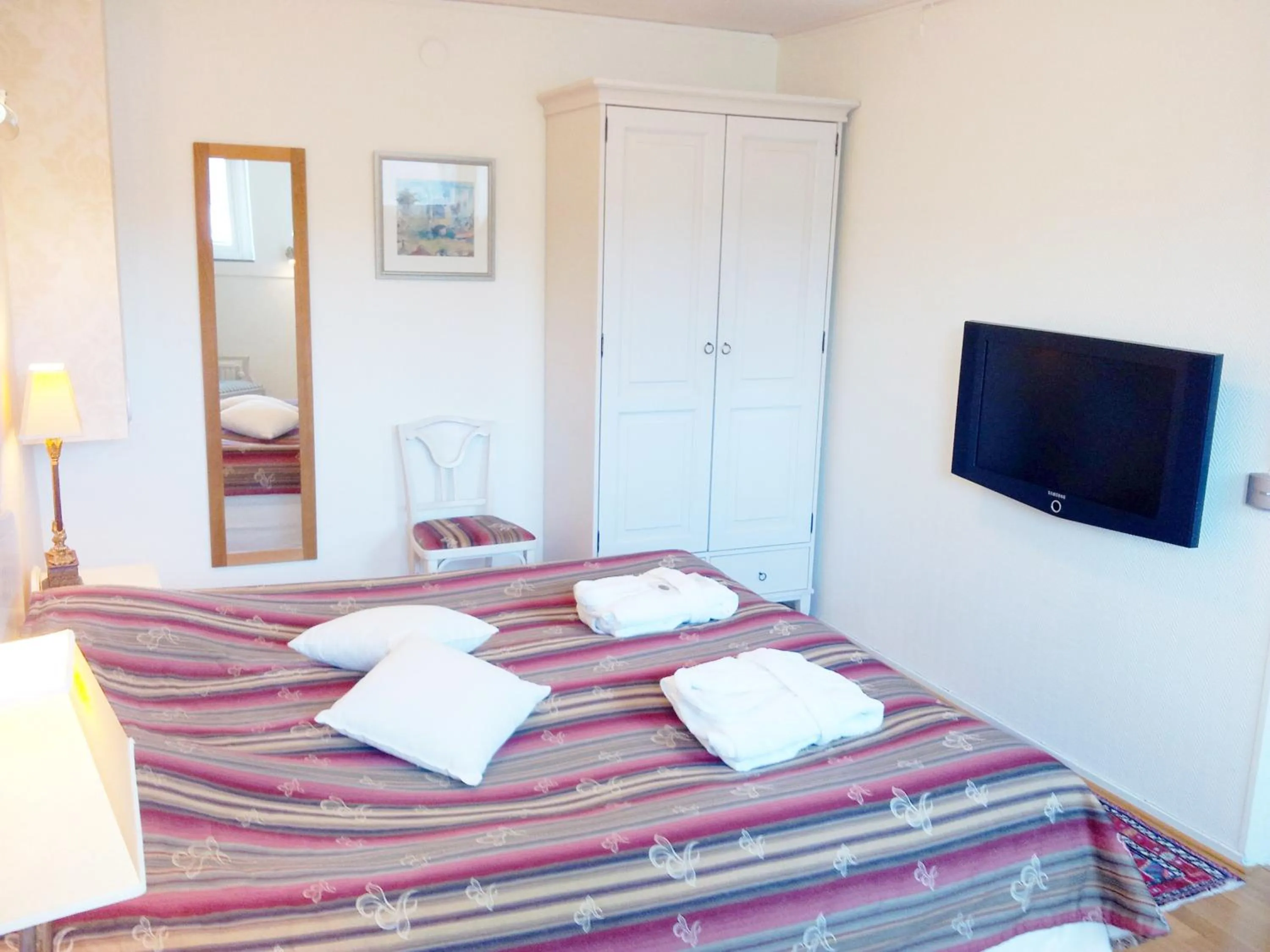 TV and multimedia, Bed in Hotel Concordia