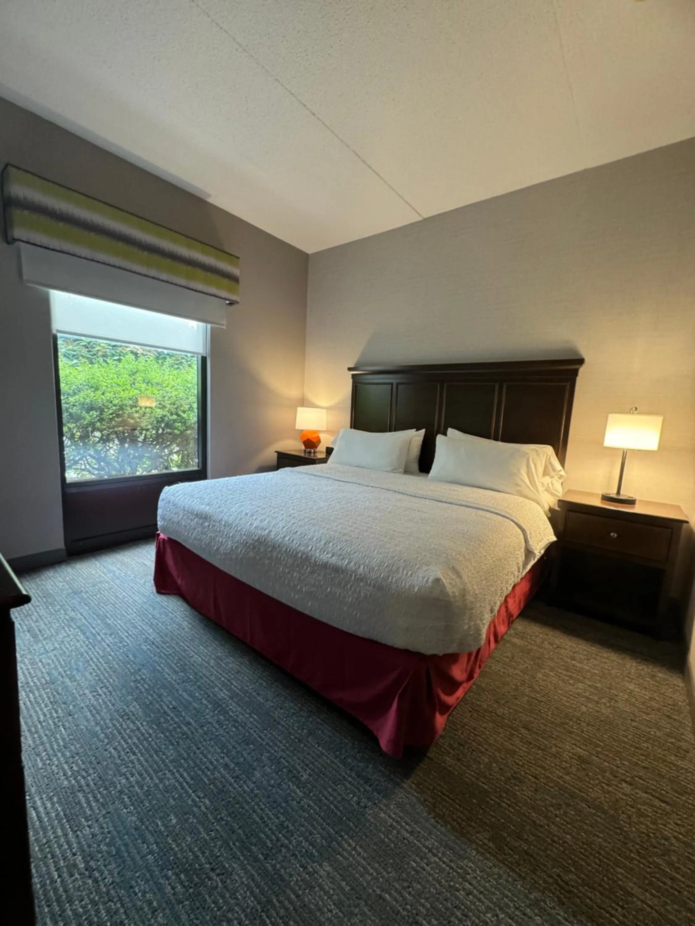 Bed in Hampton Inn New Bedford/Fairhaven