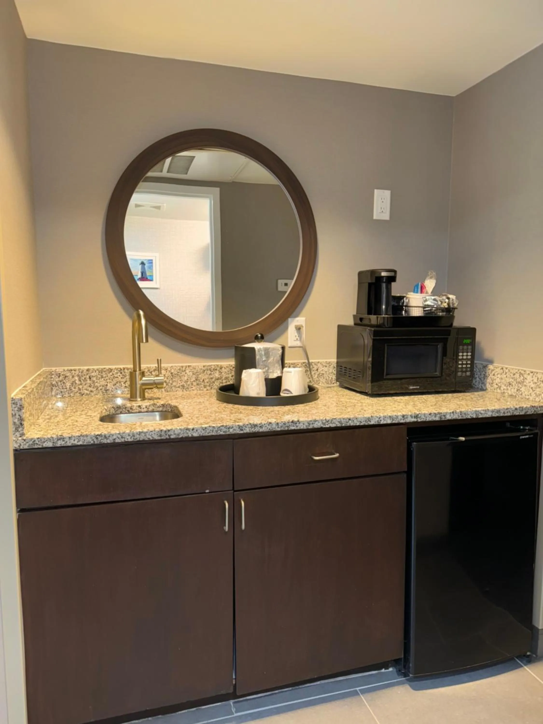 Coffee/tea facilities in Hampton Inn New Bedford/Fairhaven