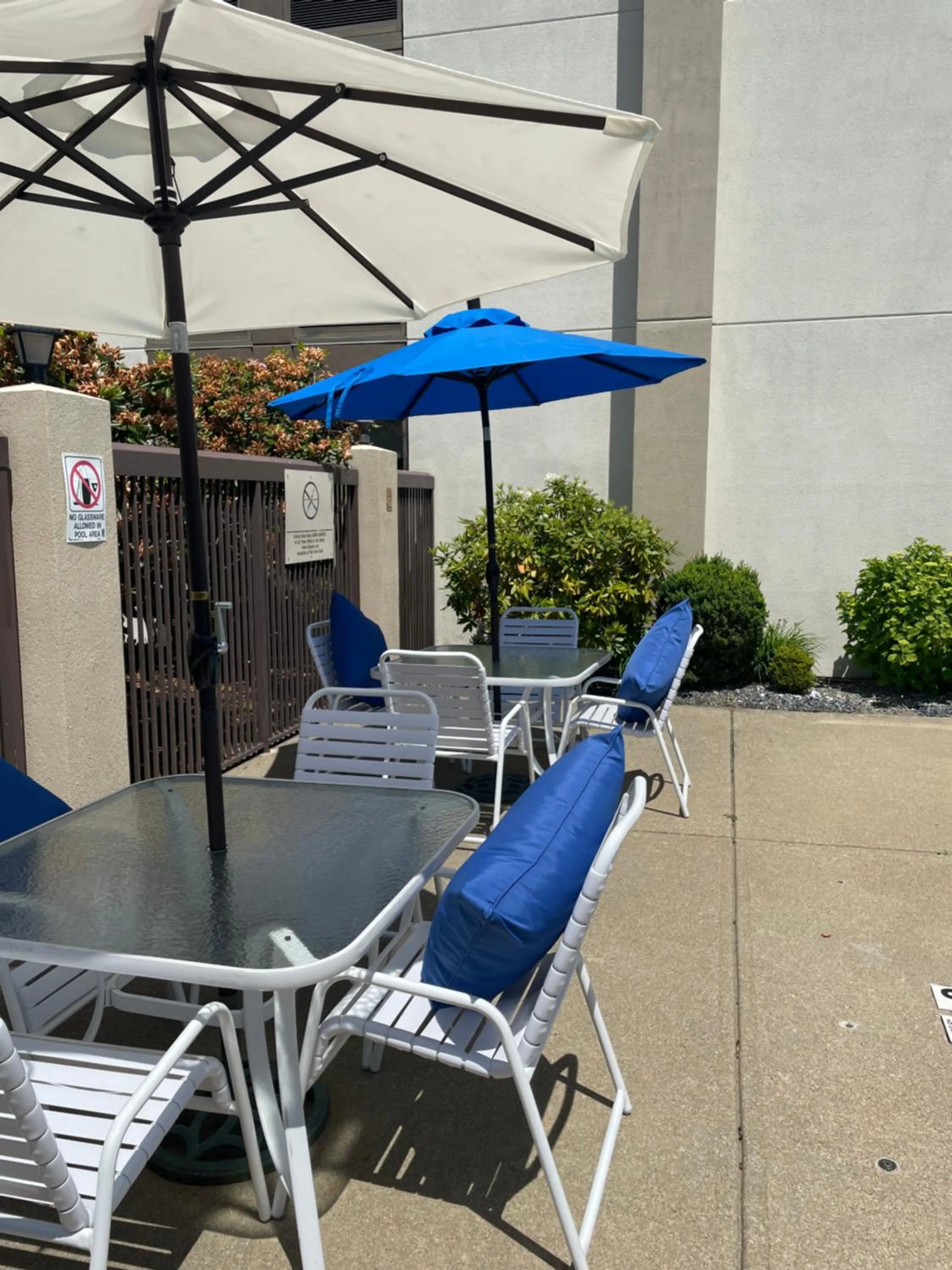 Swimming pool in Hampton Inn New Bedford/Fairhaven