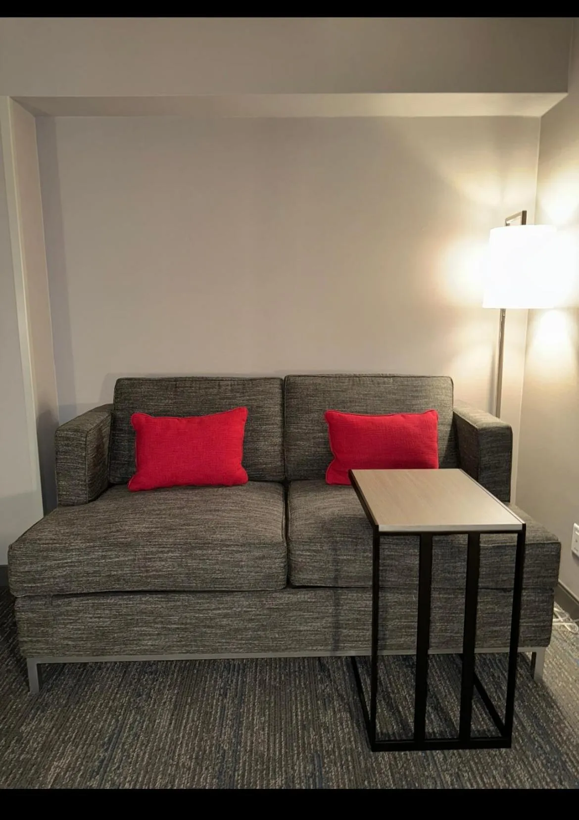 Seating area in Hampton Inn New Bedford/Fairhaven