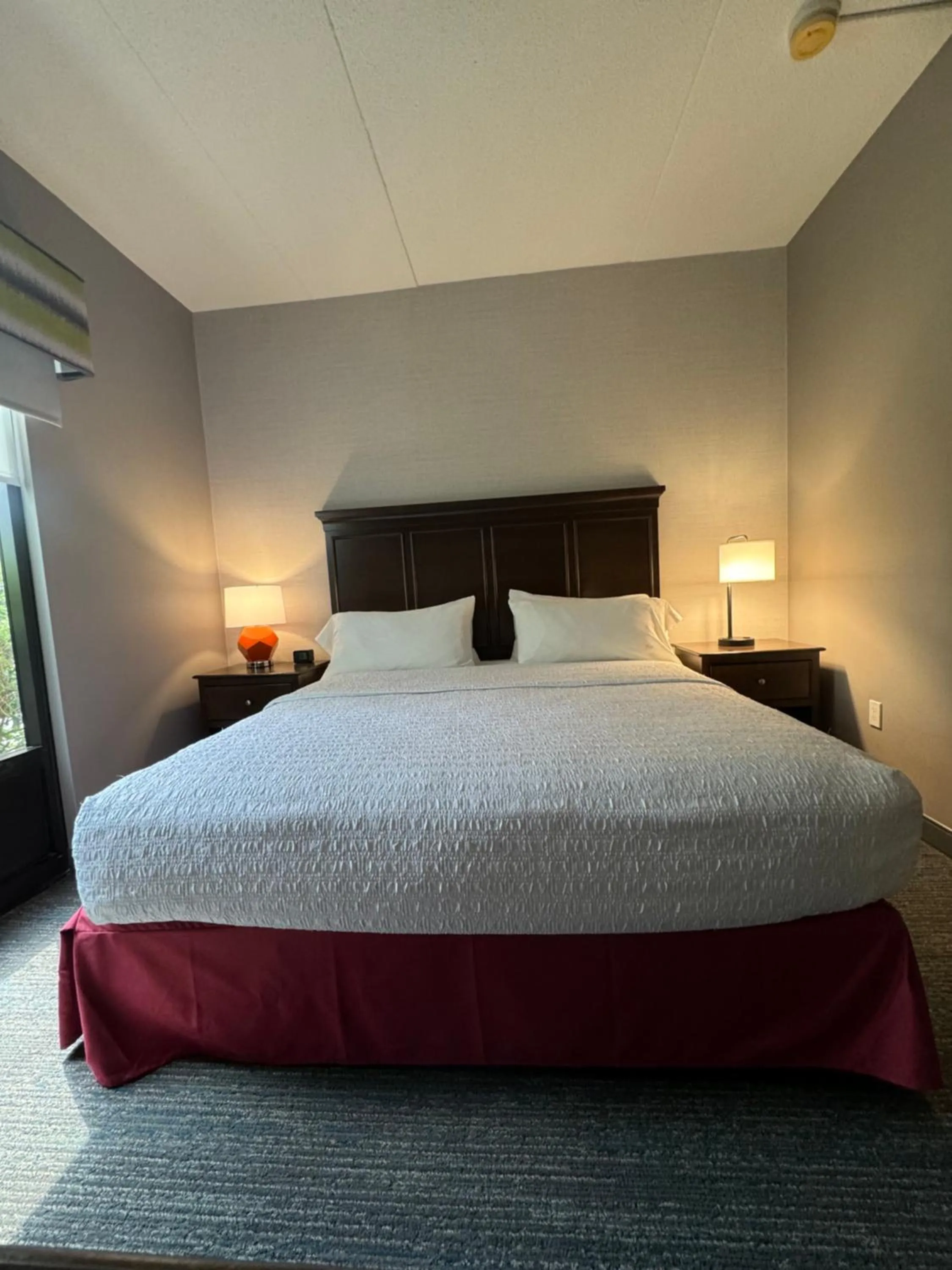 Bed in Hampton Inn New Bedford/Fairhaven