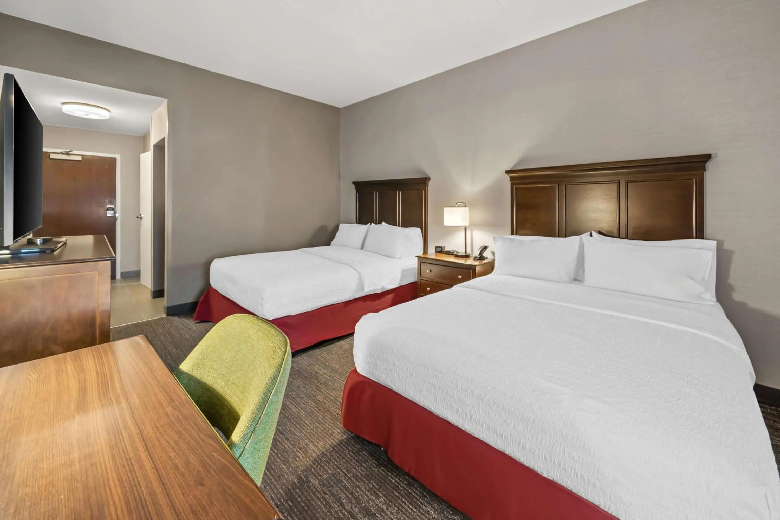 Bed in Hampton Inn New Bedford/Fairhaven