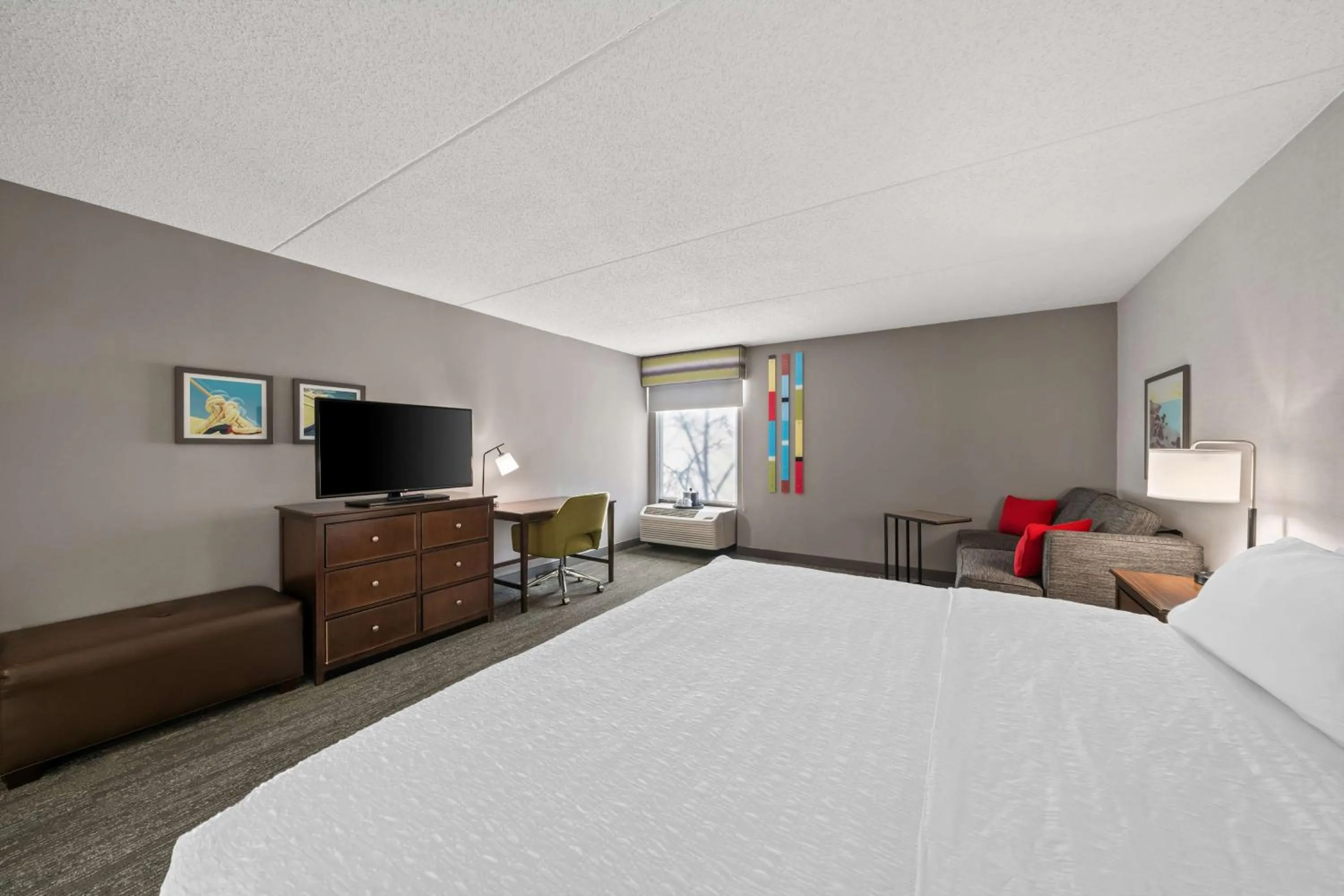 Bedroom, Bed in Hampton Inn New Bedford/Fairhaven