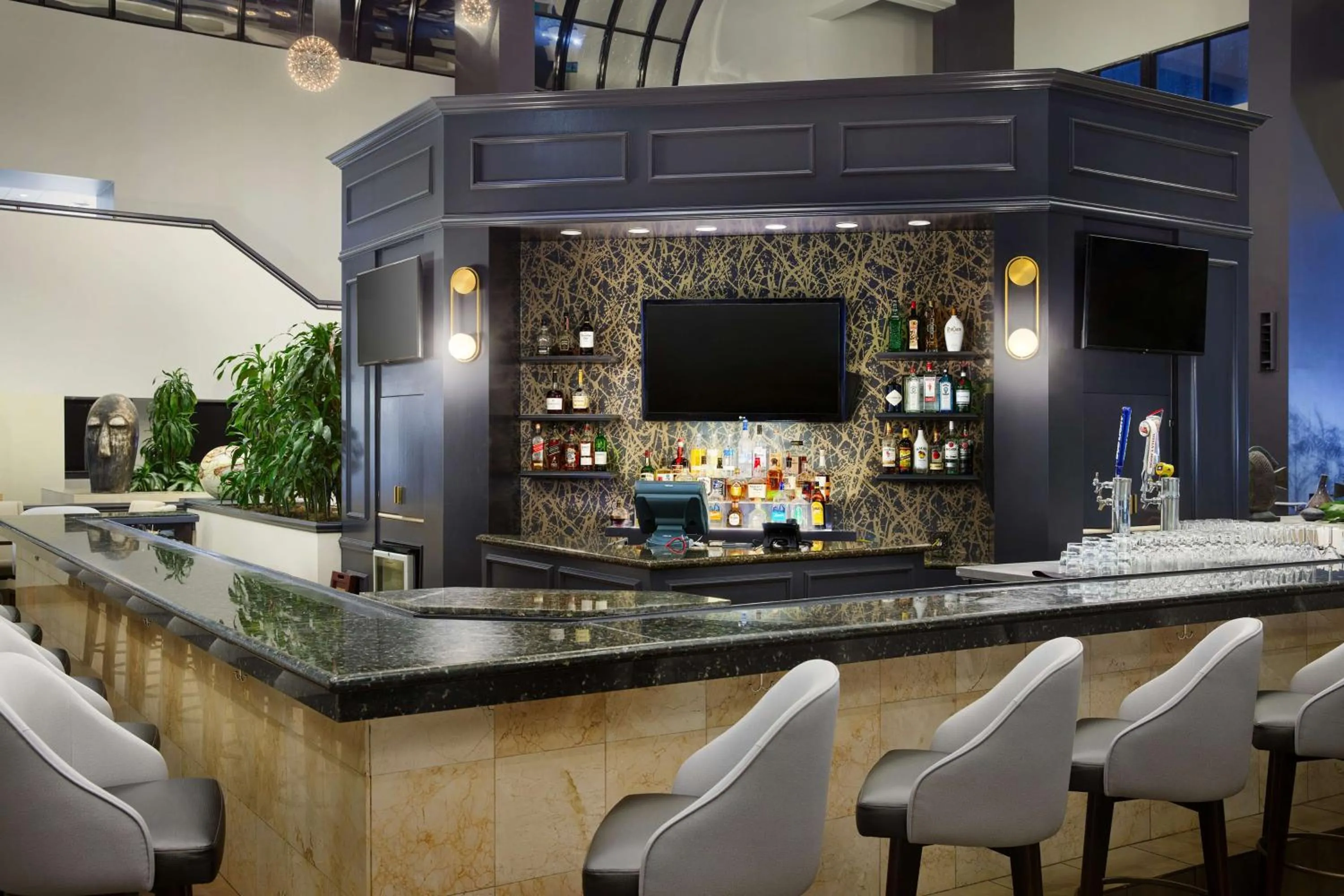 Lounge or bar in Embassy Suites by Hilton West Palm Beach Central