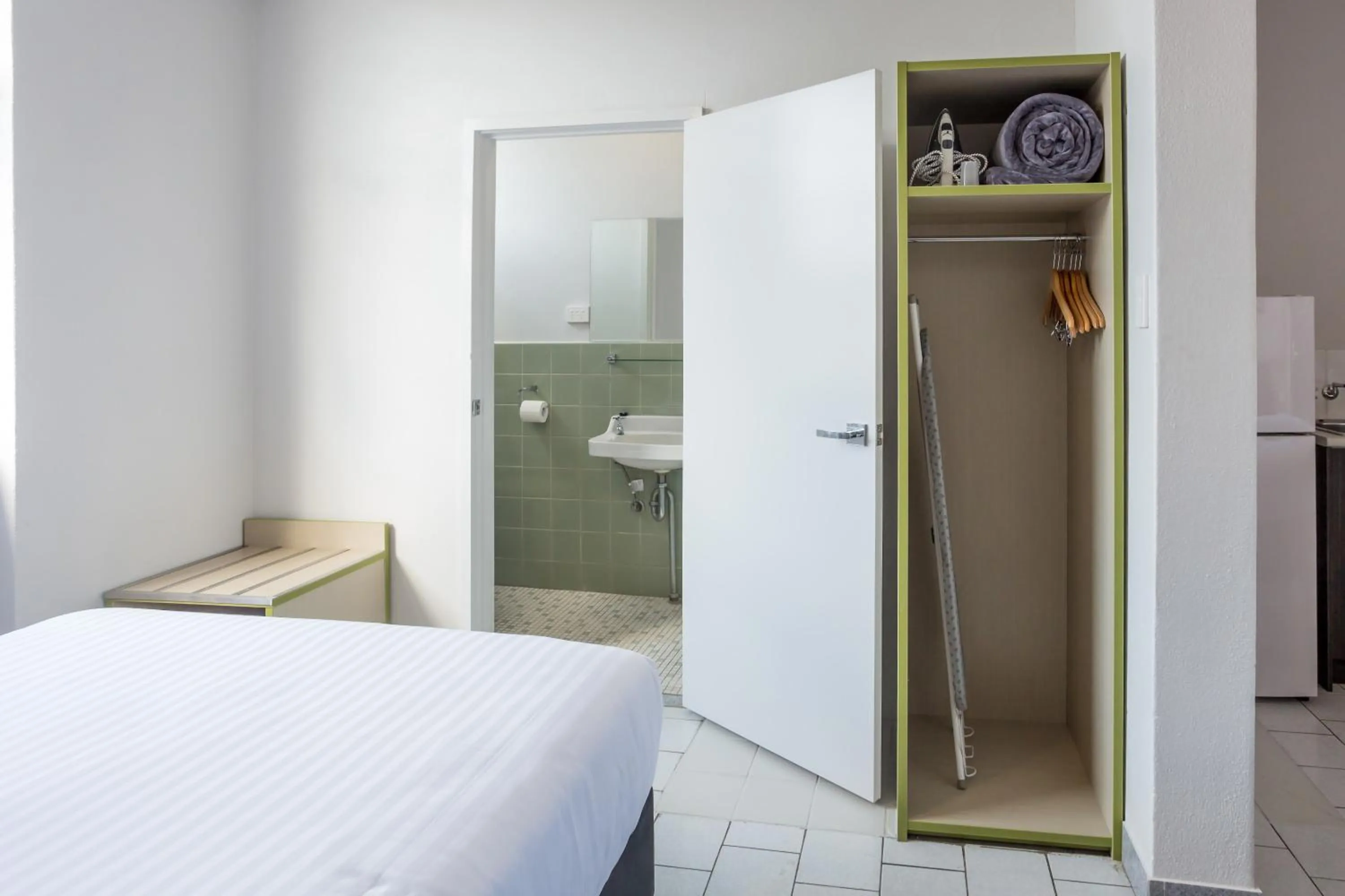 Photo of the whole room, Bed in Nightcap at Emerald Star Hotel