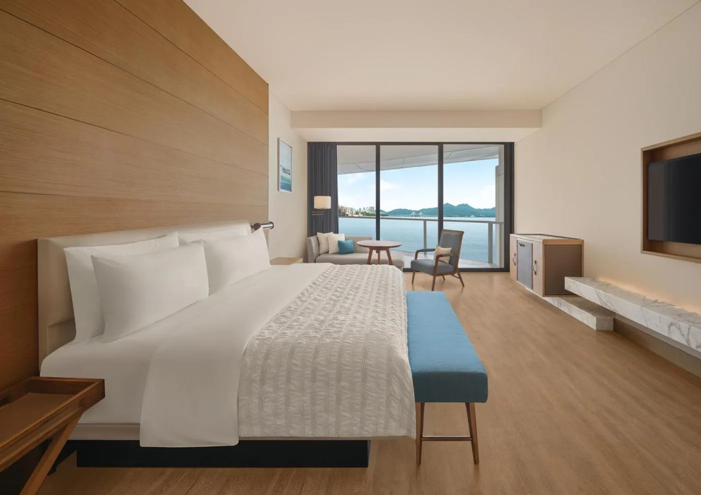 Bed in Le Meridien Xiaojing Bay