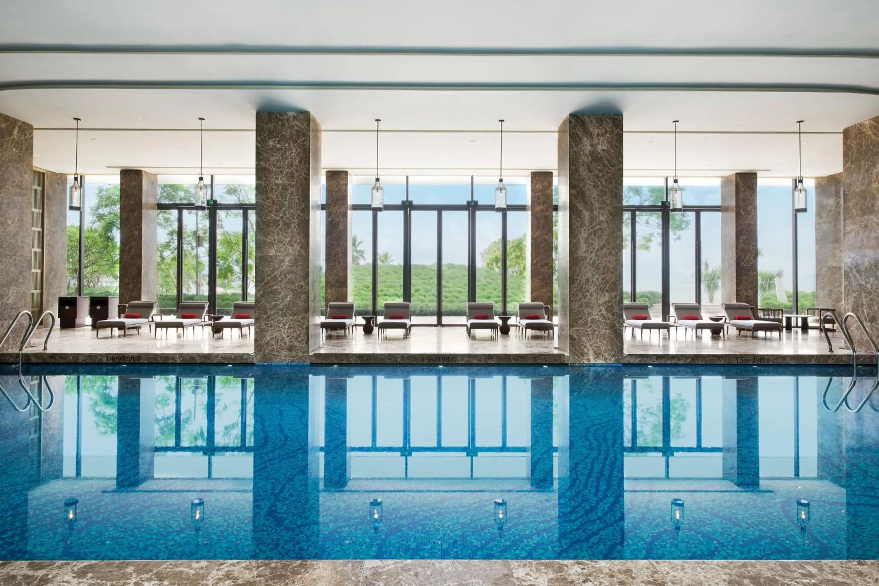 Swimming pool in Le Meridien Xiaojing Bay