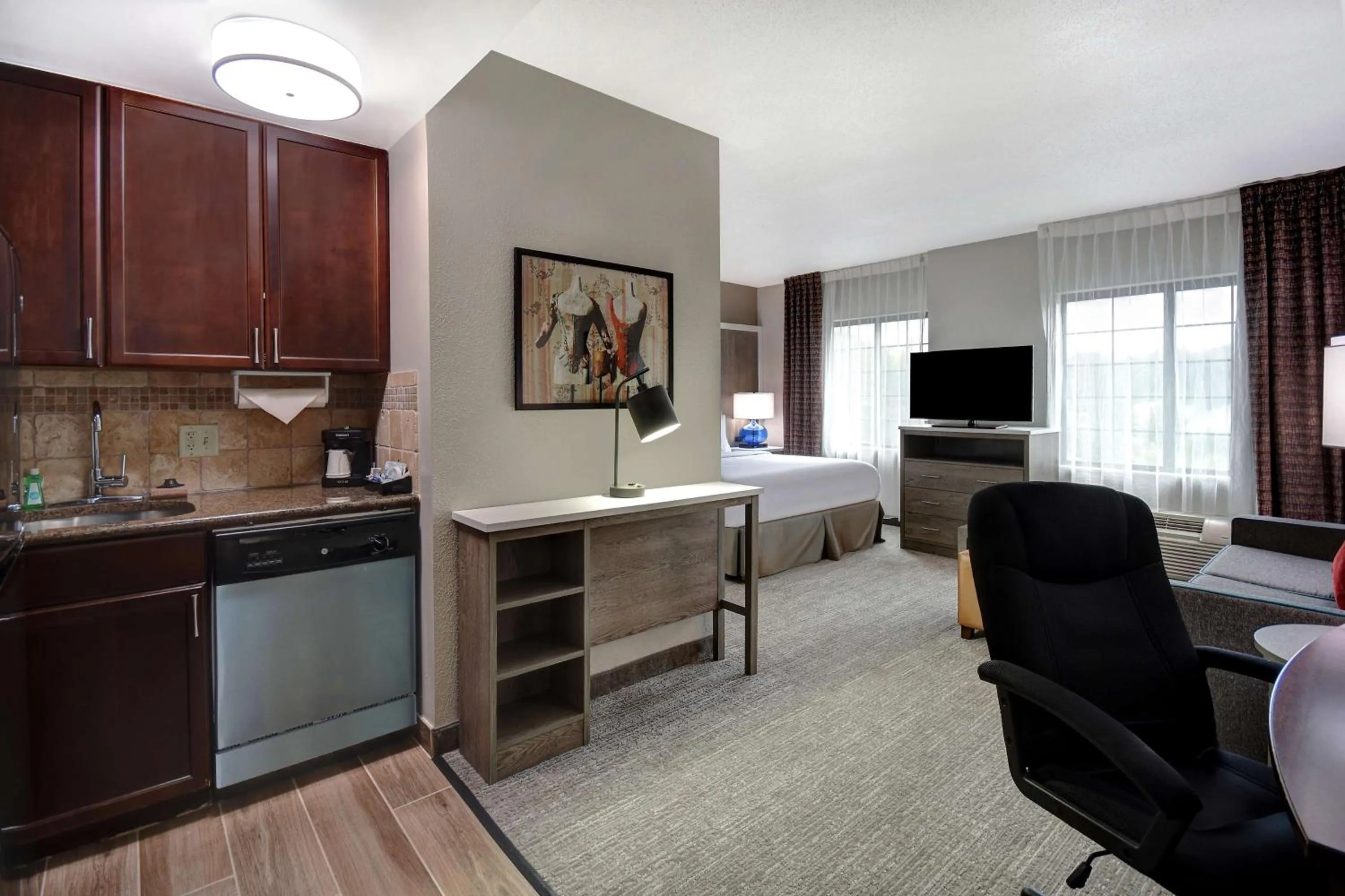 Kitchen or kitchenette in Homewood Suites Newport News - Yorktown by Hilton