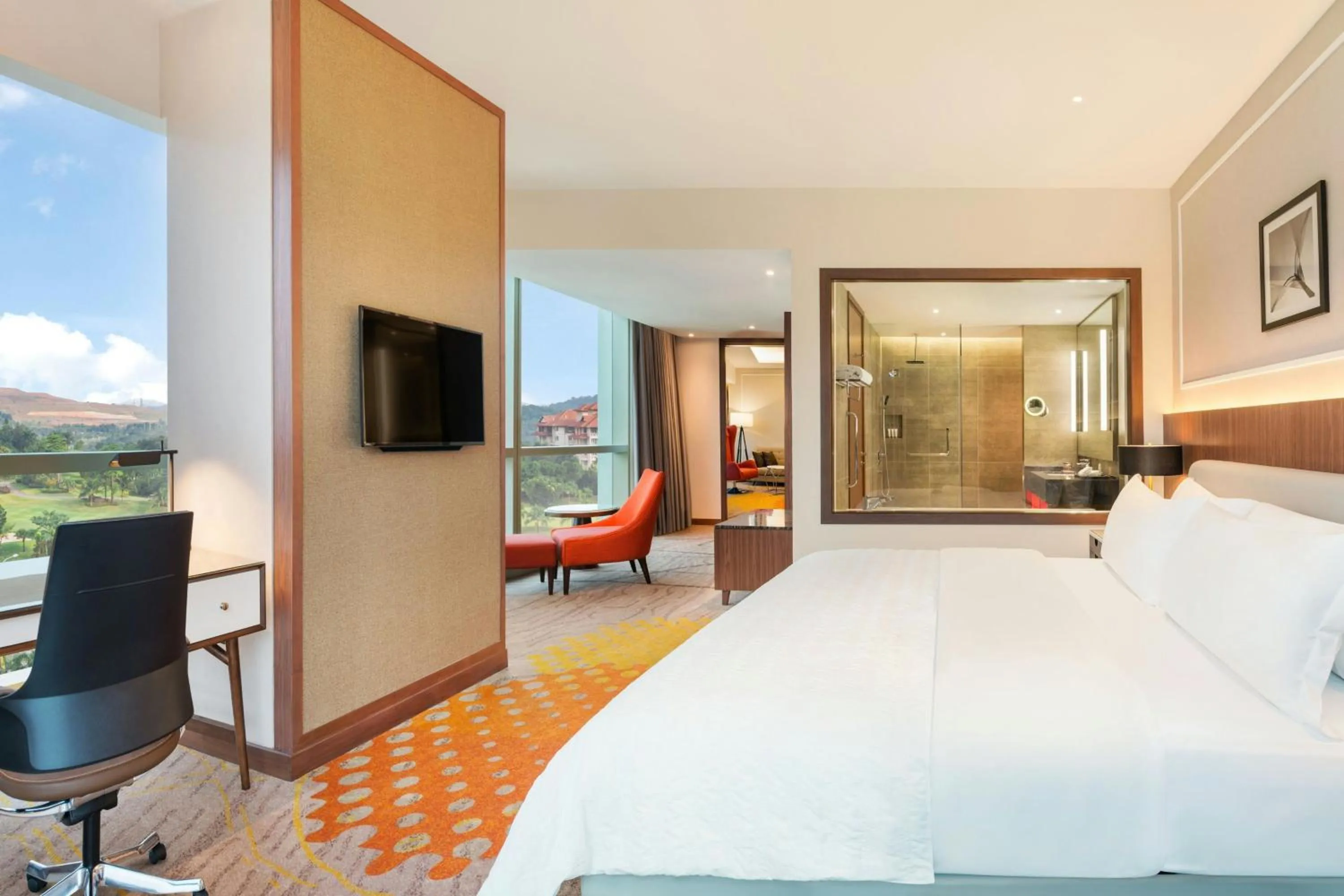Photo of the whole room, Bed in Le Meridien Putrajaya