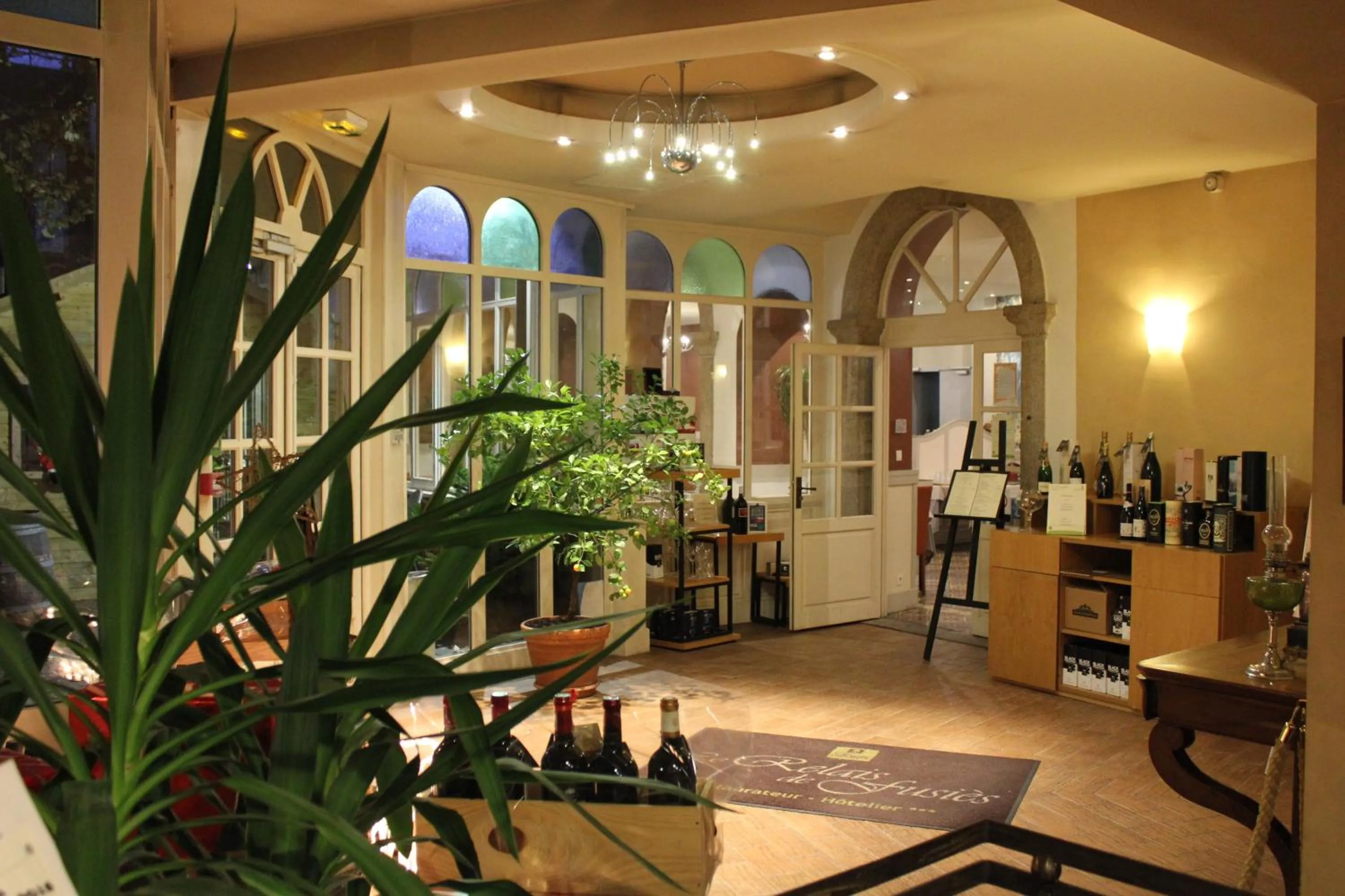 Decorative detail in Hôtel Au Pavillon du Frêne