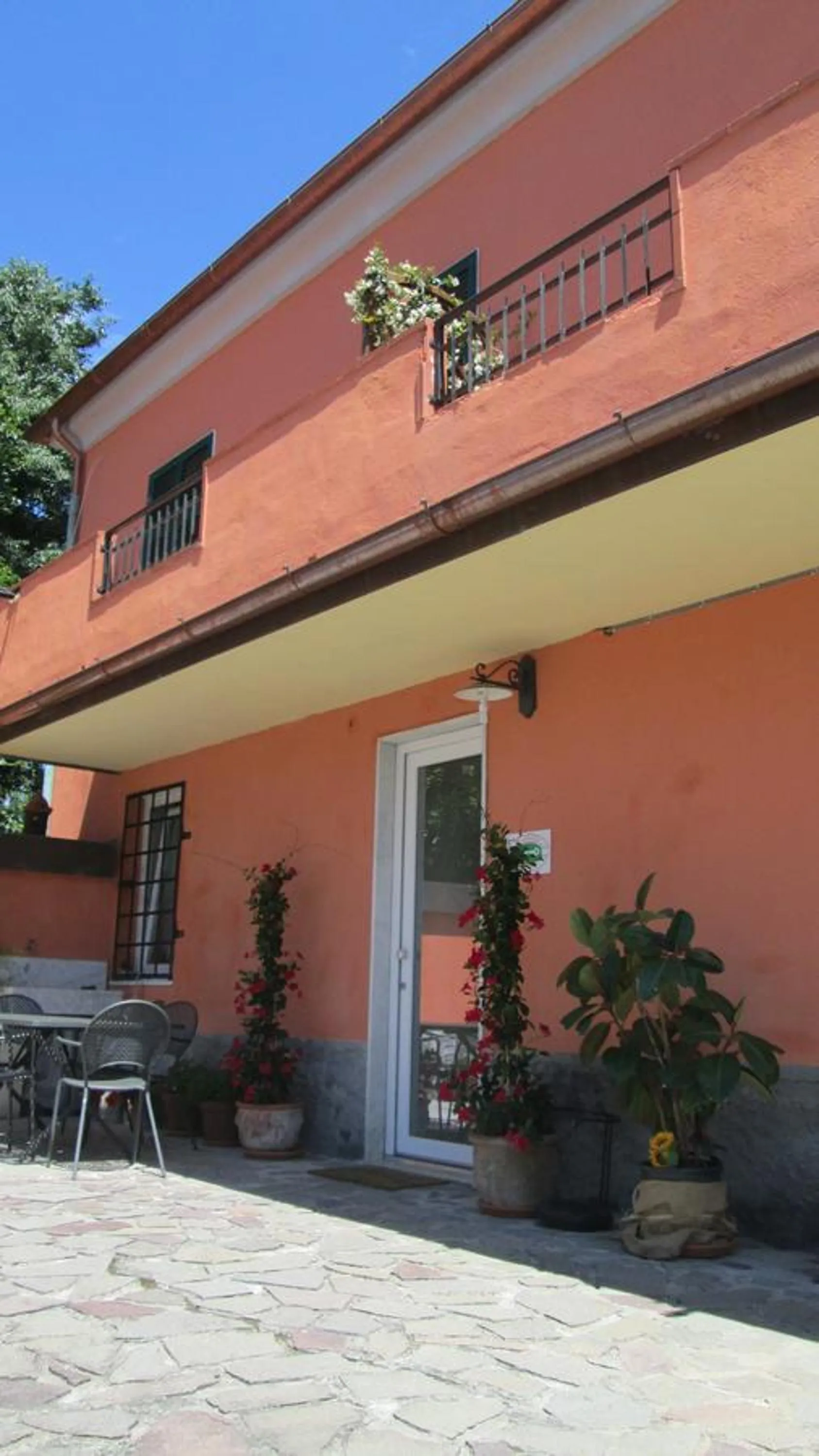 Facade/entrance in B&B Agorà Sarzana