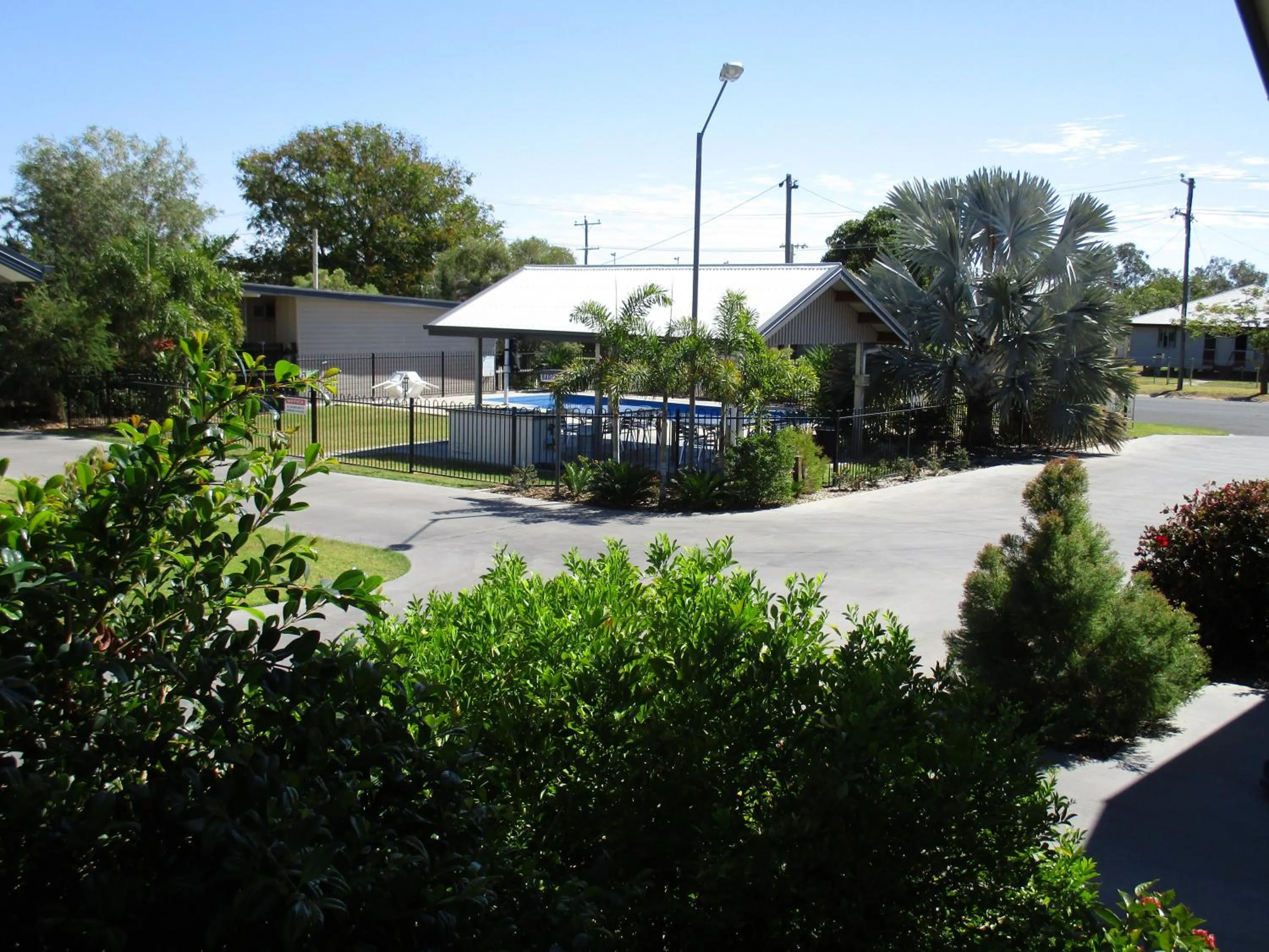 Pool view in Barcaldine Country Motor Inn