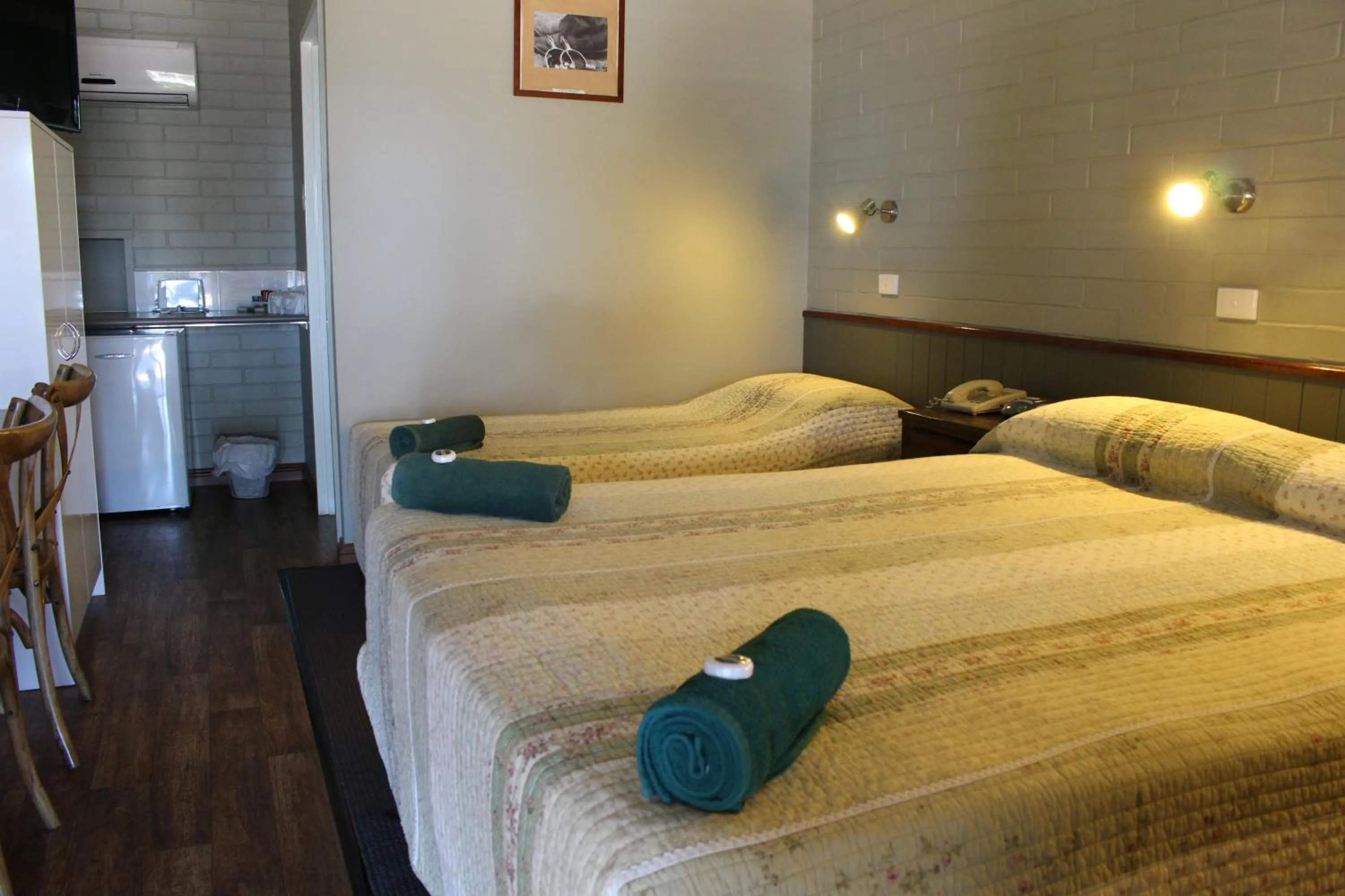Bedroom, Bed in Barcaldine Country Motor Inn