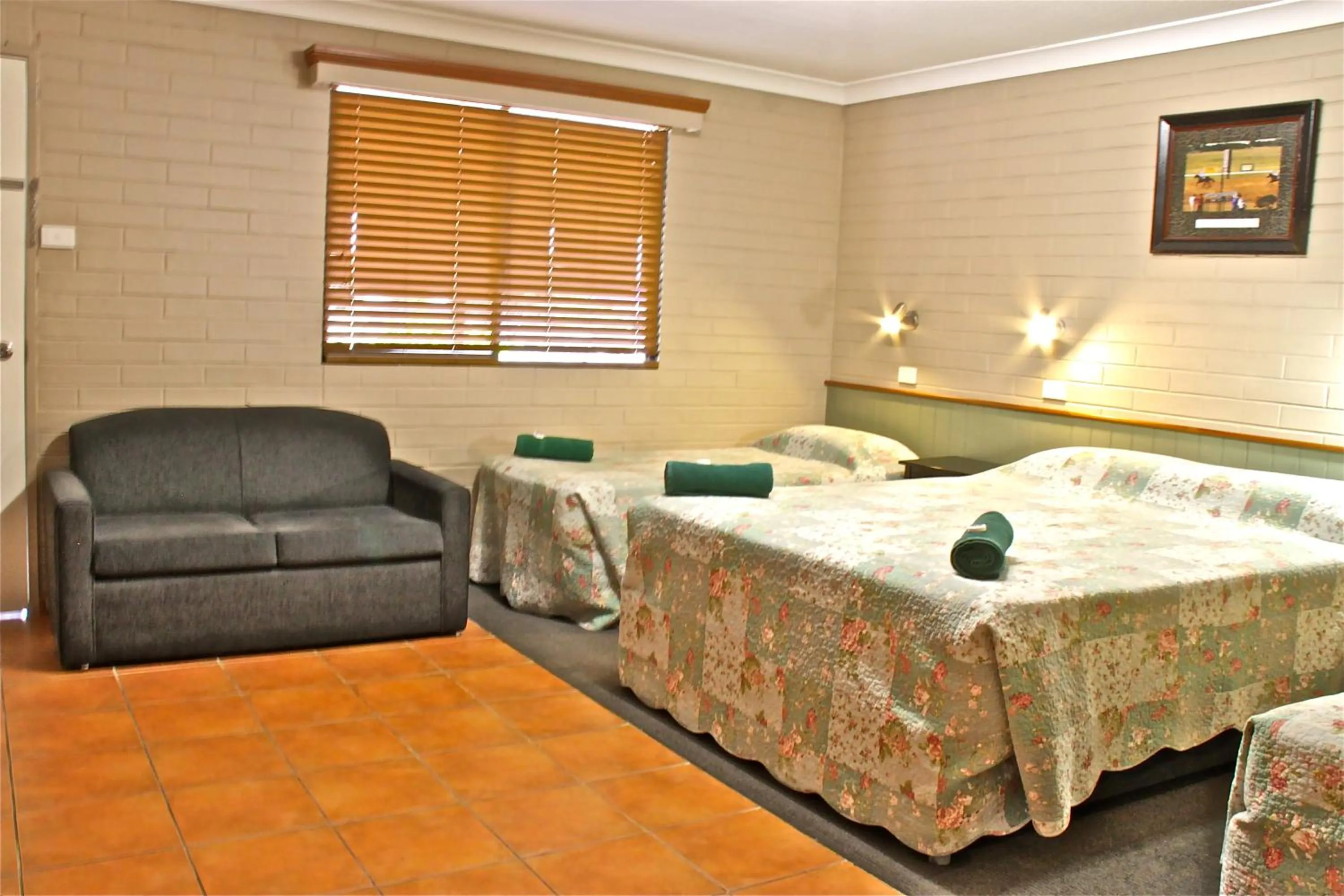 Bedroom, Bed in Barcaldine Country Motor Inn
