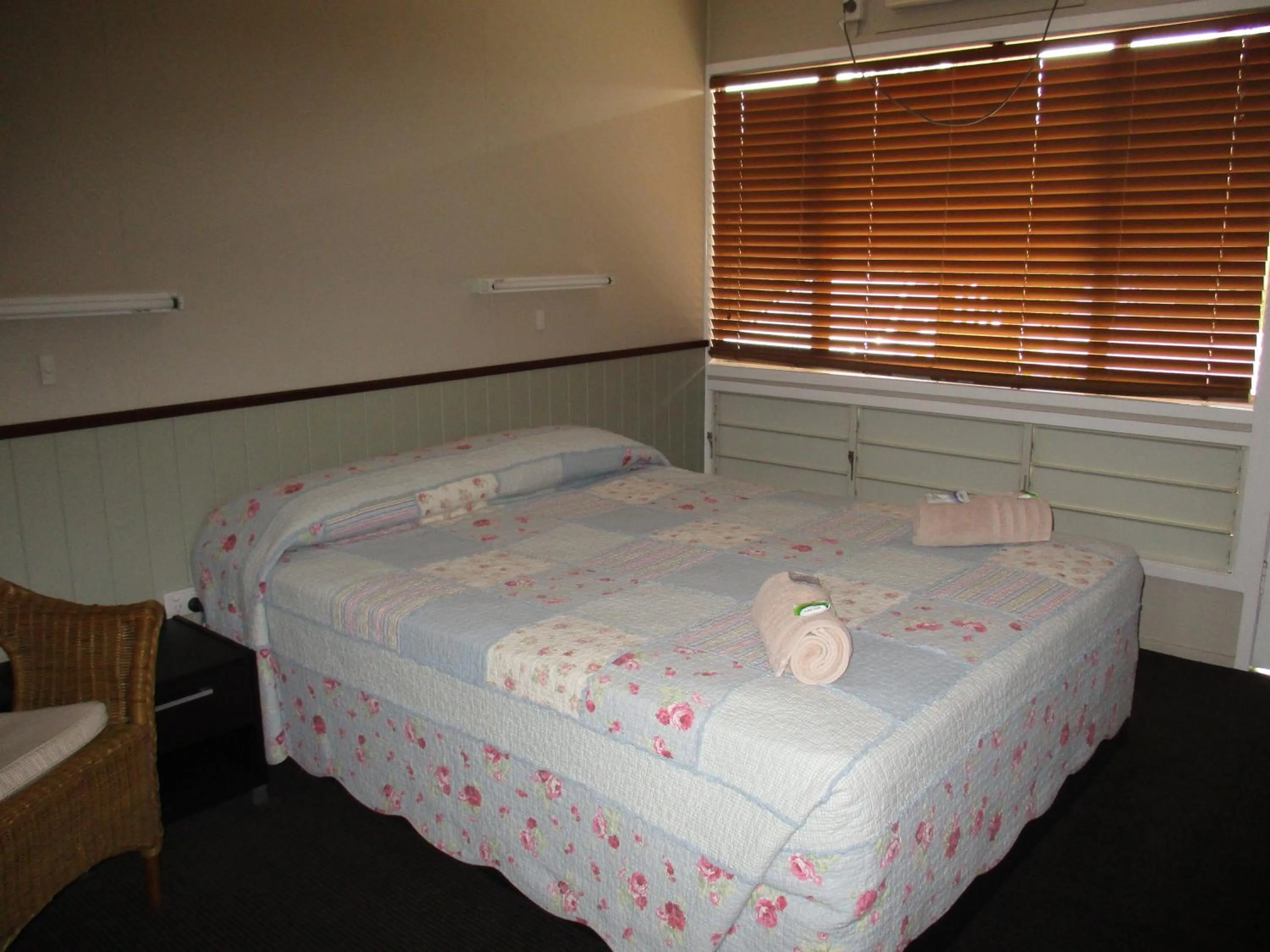 Bedroom, Bed in Barcaldine Country Motor Inn
