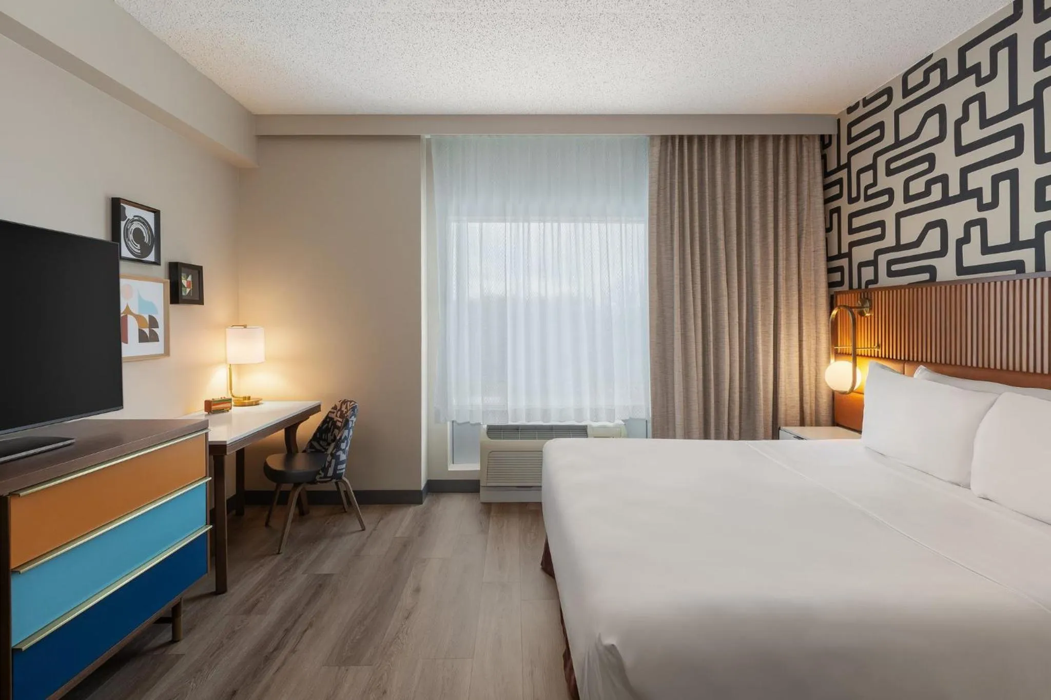 Photo of the whole room, Bed in Hotel Indigo Columbus Architectural Center by IHG