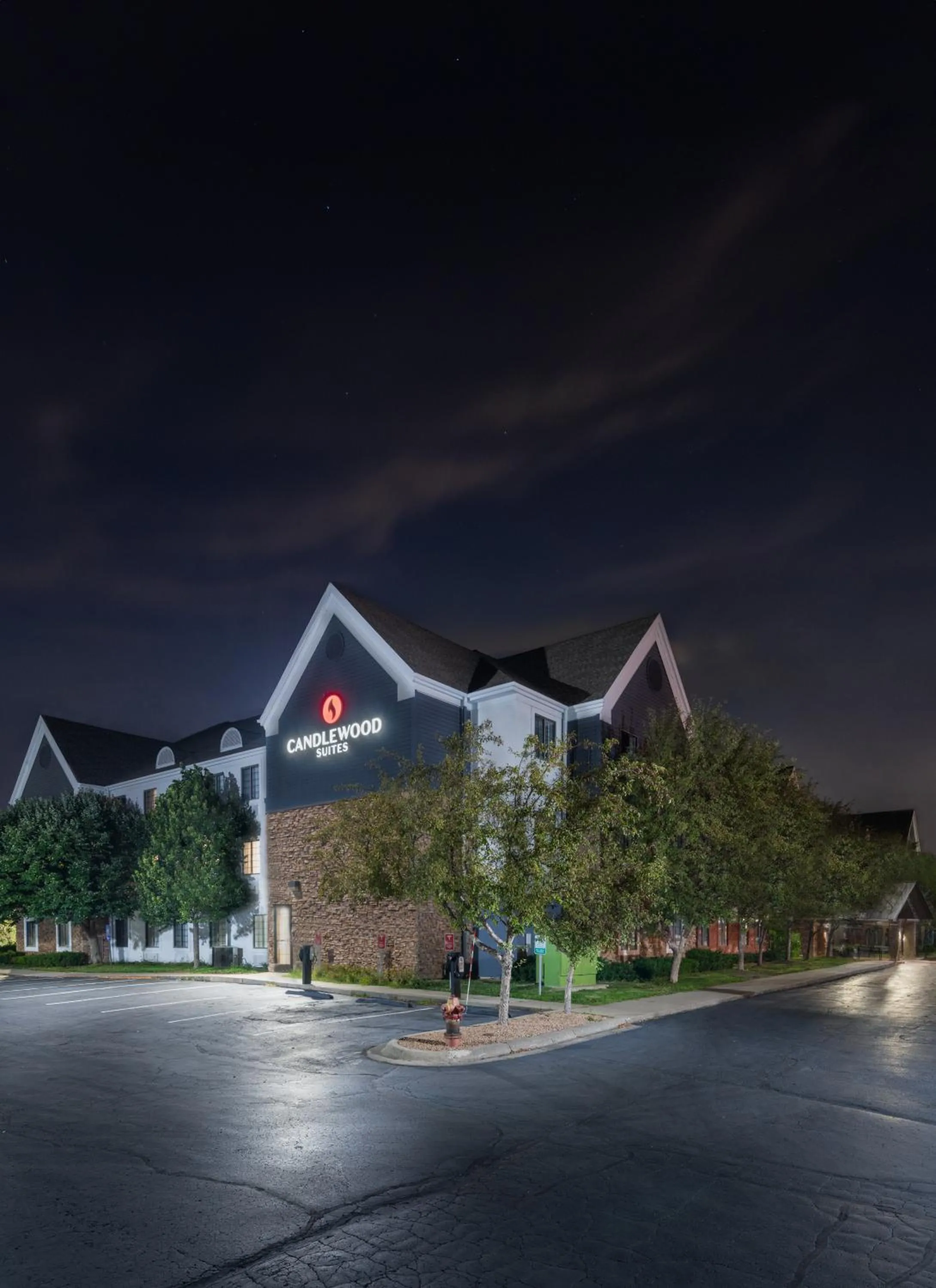 Property building in Candlewood Suites Eagan - Mall of America Area by IHG