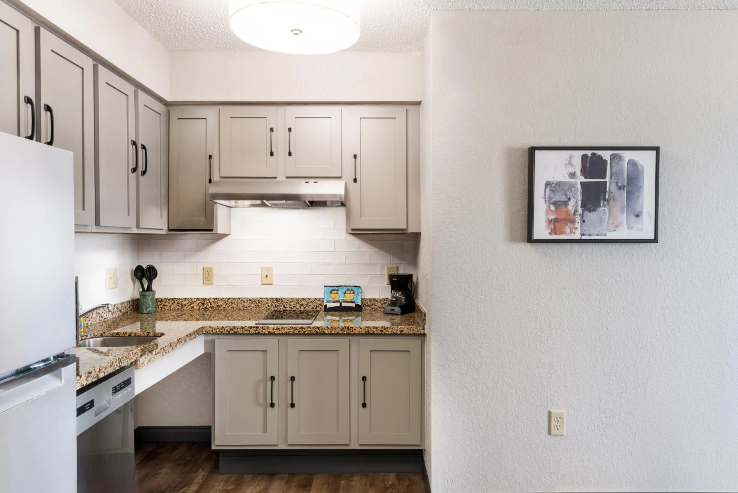 Kitchen or kitchenette in Candlewood Suites Eagan - Mall of America Area by IHG
