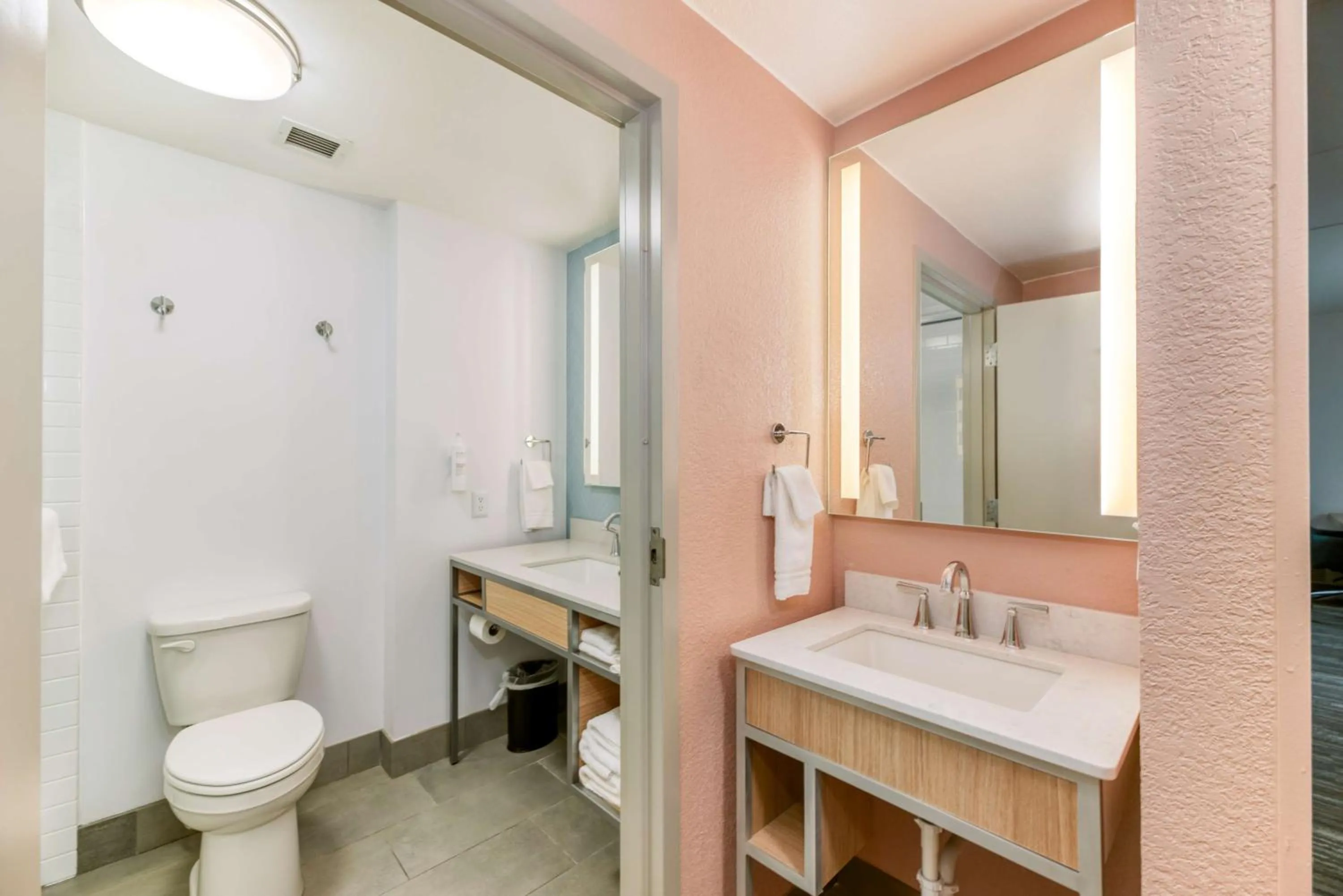 Bathroom in Hilton Garden Inn Outer Banks/Kitty Hawk