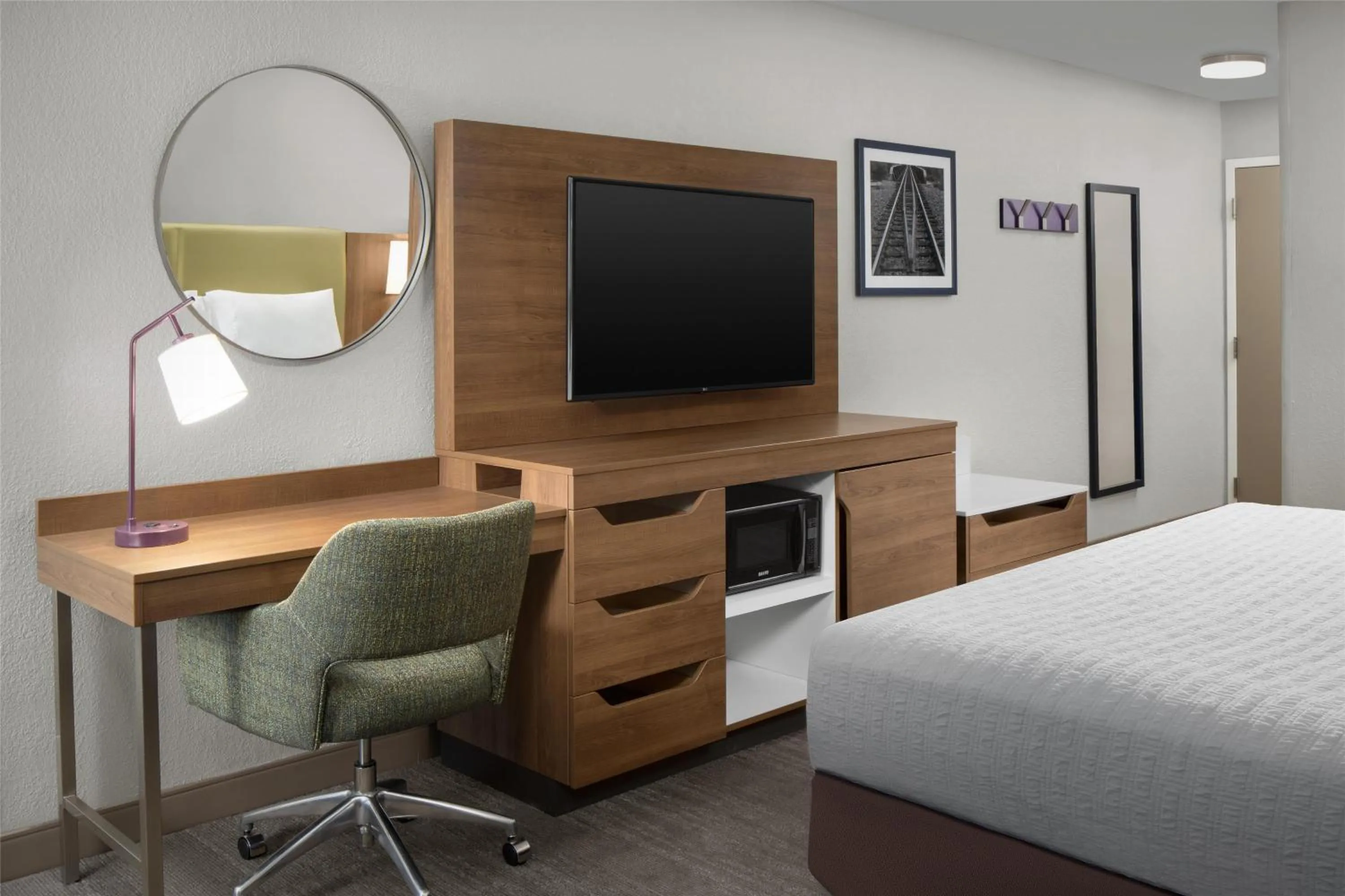 Bedroom, Bed in Hampton Inn Butte