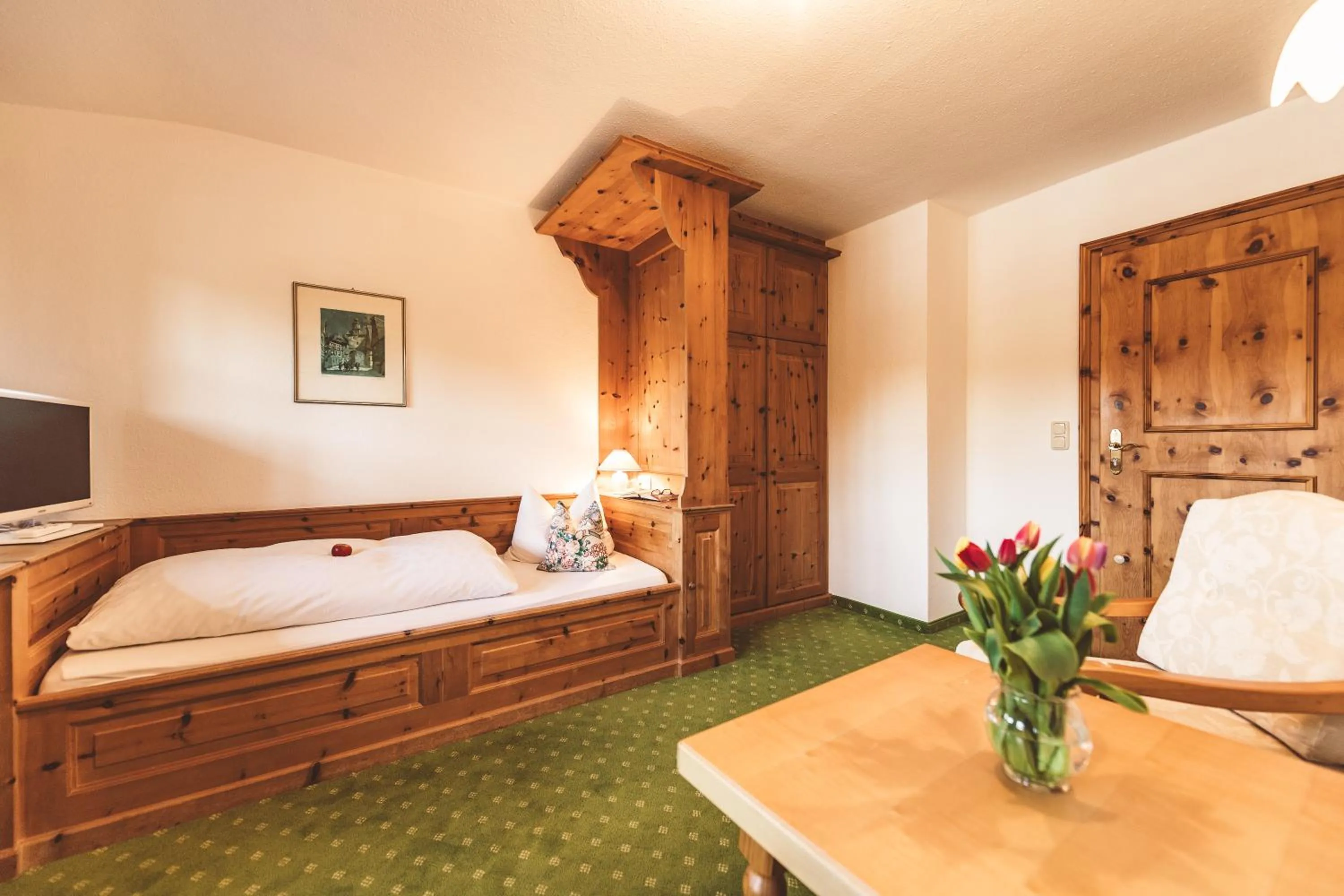 Photo of the whole room, Bed in Hotel Garni Gästehaus Brand