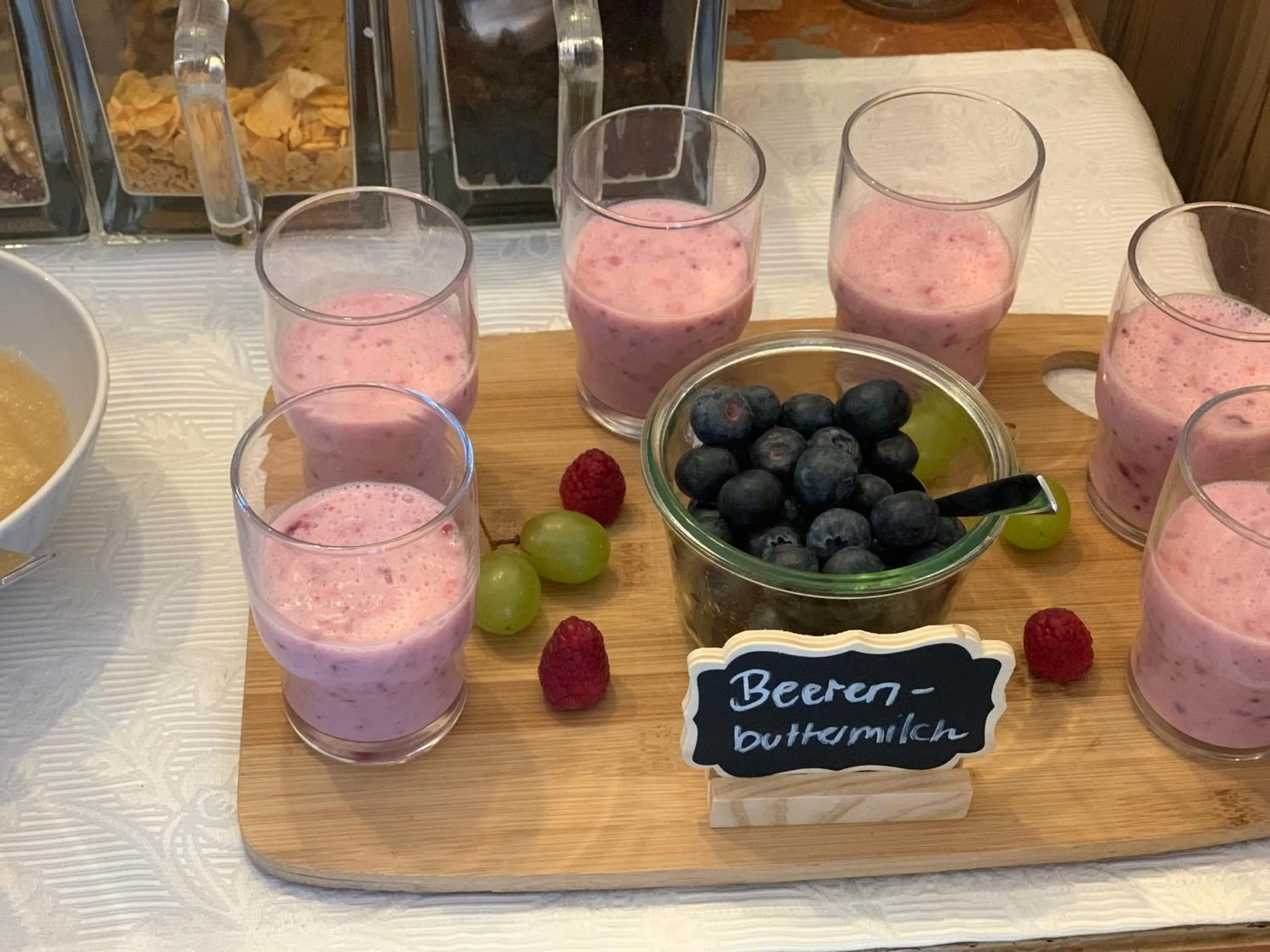 Breakfast in Hotel Garni Gästehaus Brand