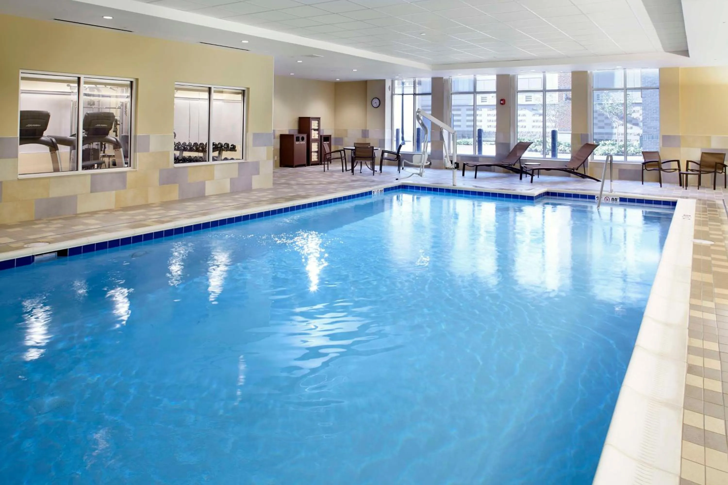 Swimming pool in Hyatt Place Cleveland/Lyndhurst/Legacy Village