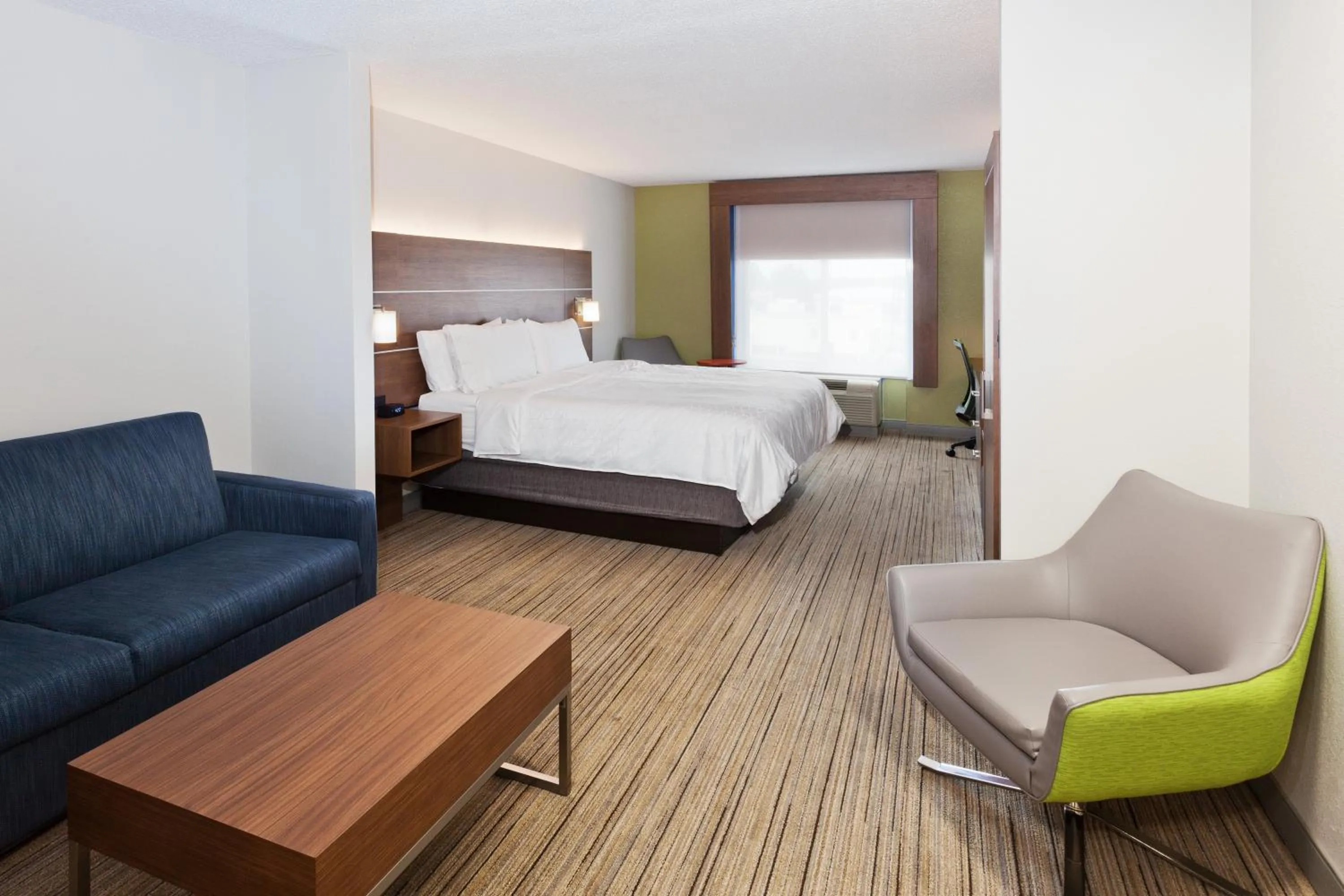 Bedroom, Bed in Holiday Inn Express Hotel & Suites Dothan North by IHG
